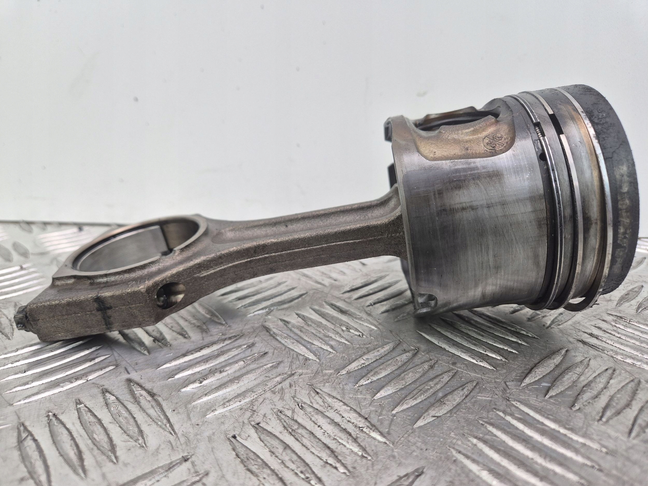 Piston avec bielle BMW X3 E83 xDrive 20d N47D20A 0840BB