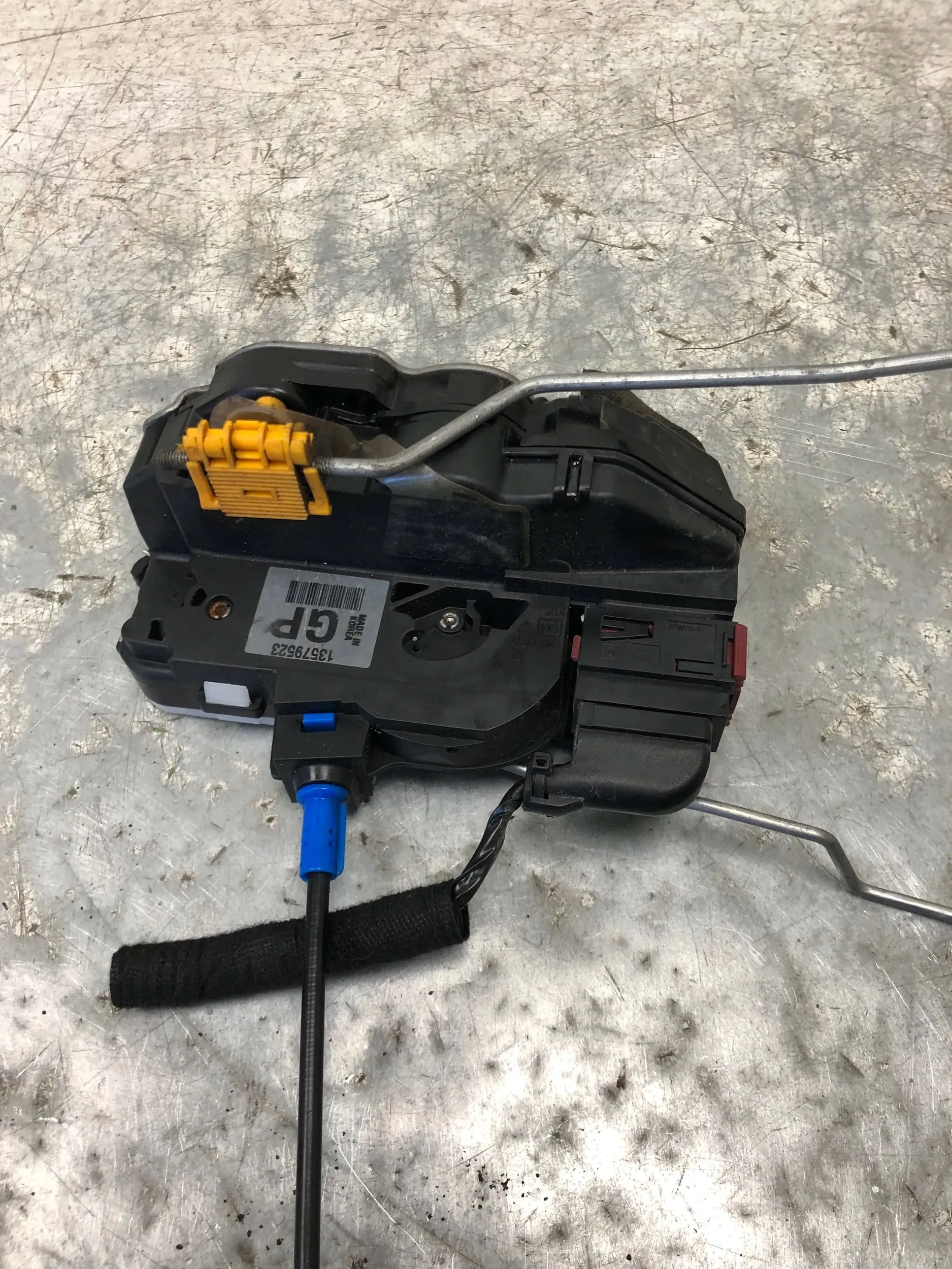 lock door right front 5 PIN OPEL ASTRA J 13579523