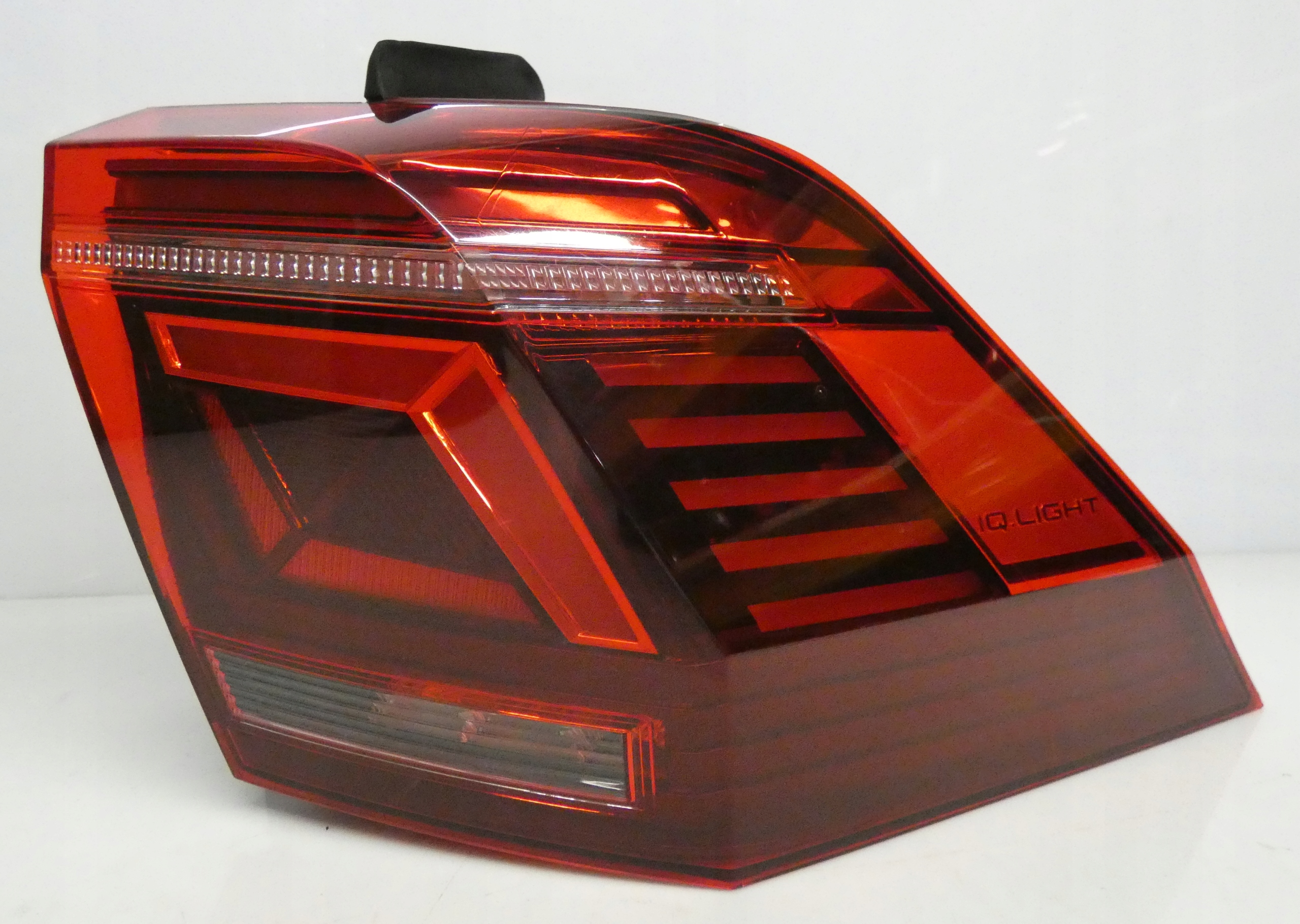 VW TIGUAN LIFT IQ LIGHT 2019- 5NA945208J LAMPA PRAWA TYŁ TYLNA LED