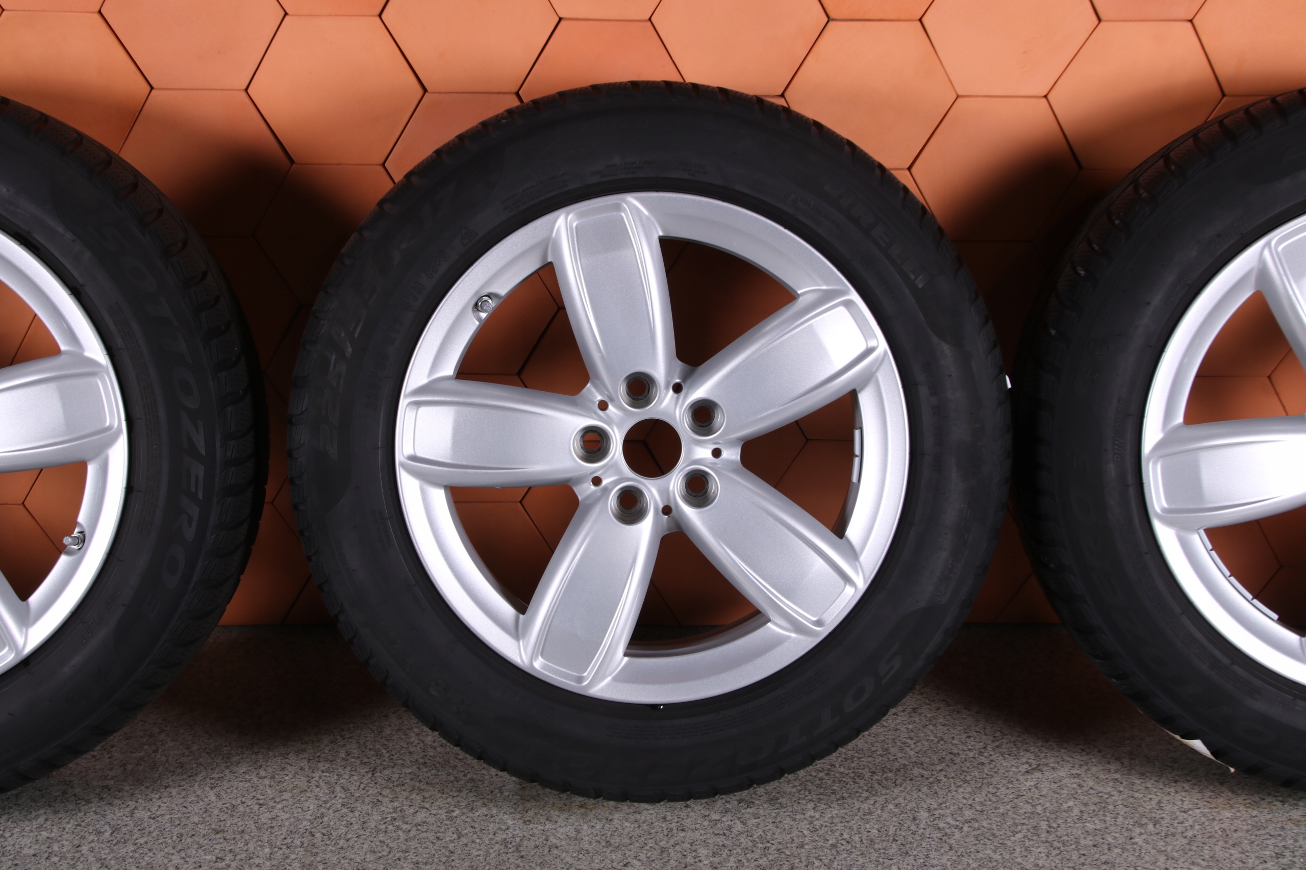MINI F60 wheels discs aluminium tyres winter PIRELLI 17"