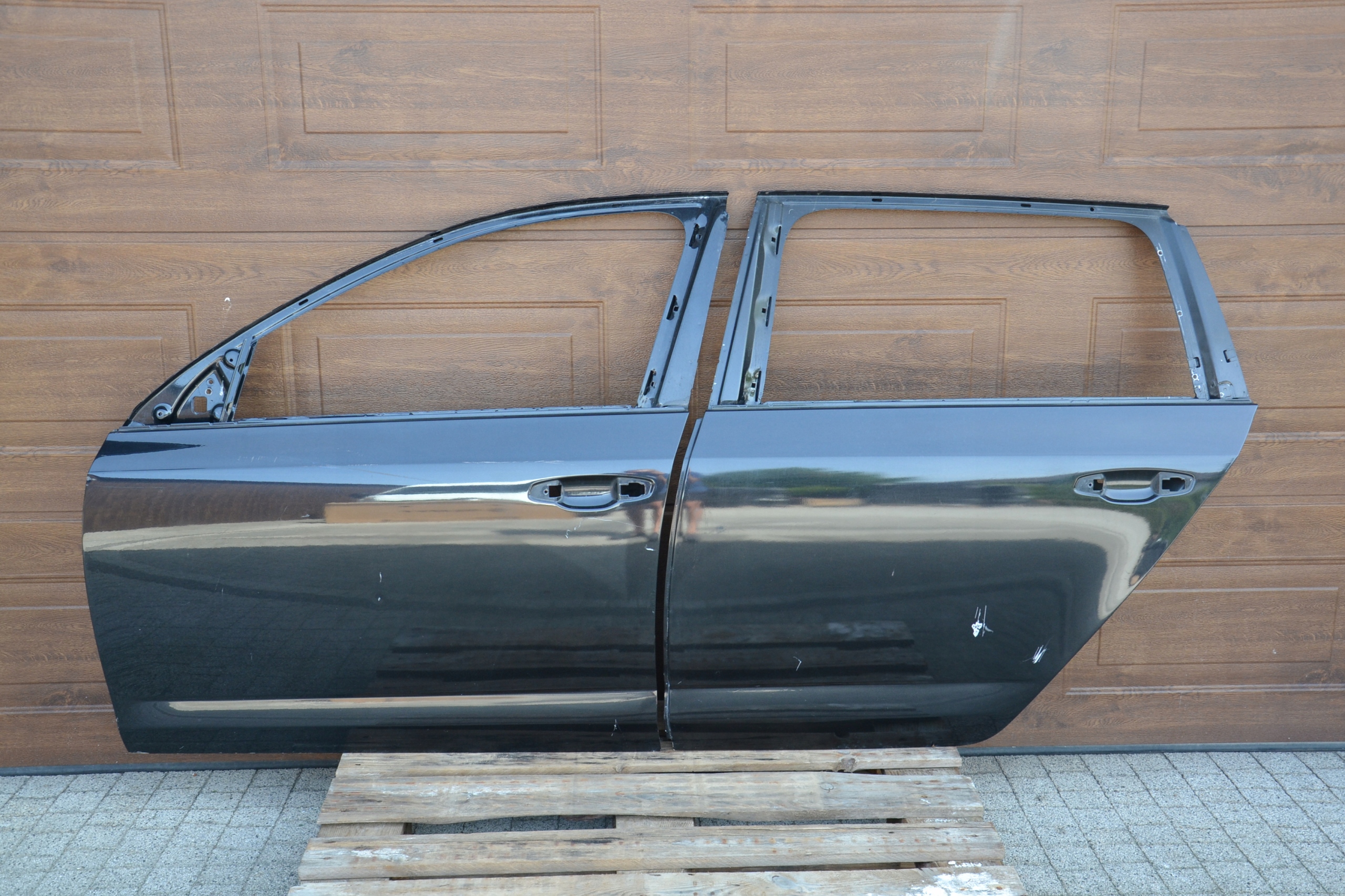 Skoda Octavia III 12-20 drzwi lewe przód 5G0831311 oryginał ładne