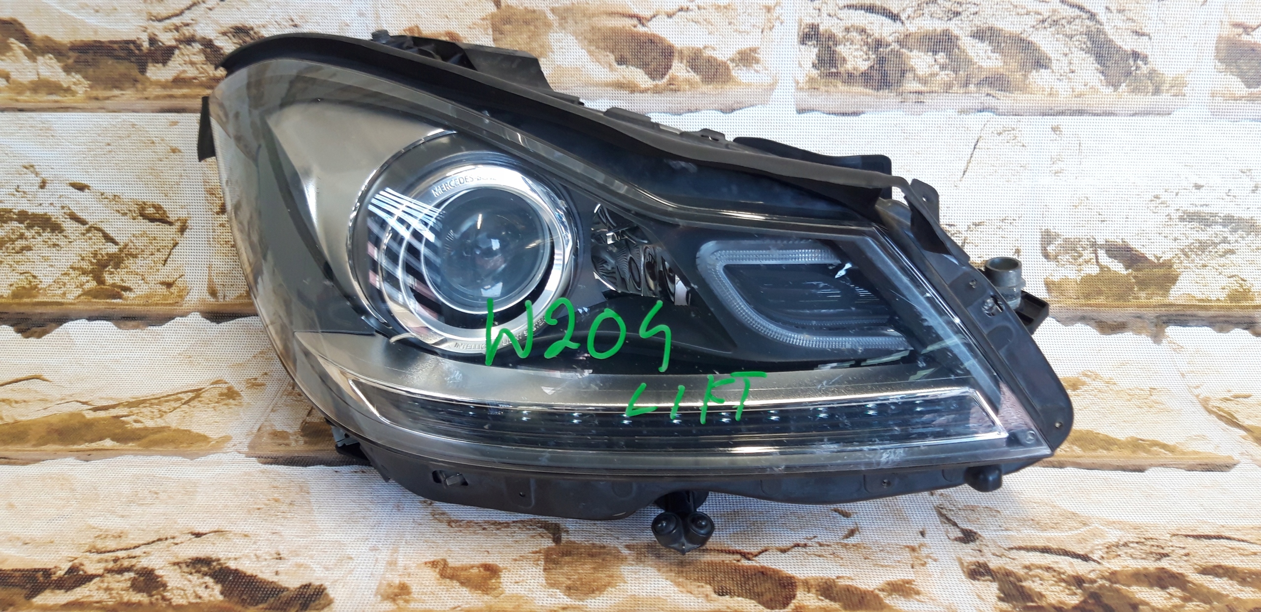 mercedes C KLASA w204 lift xenon skrętny ils euro