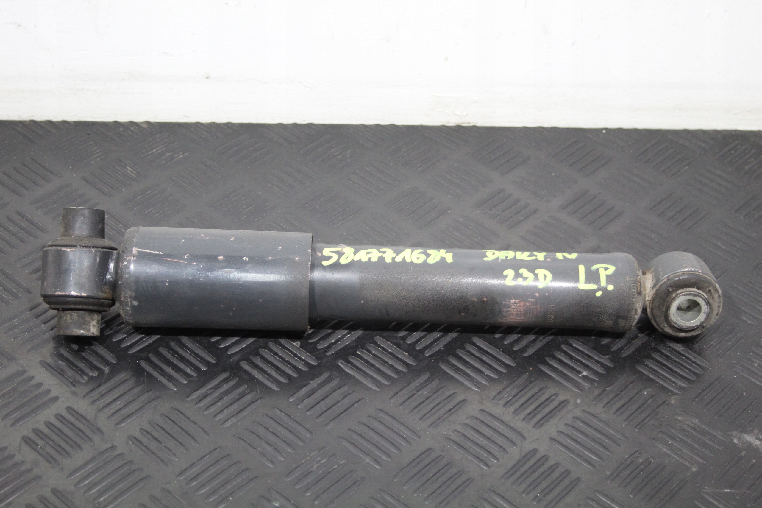 shock absorber left front IVECO DAILY IV 4 581771684