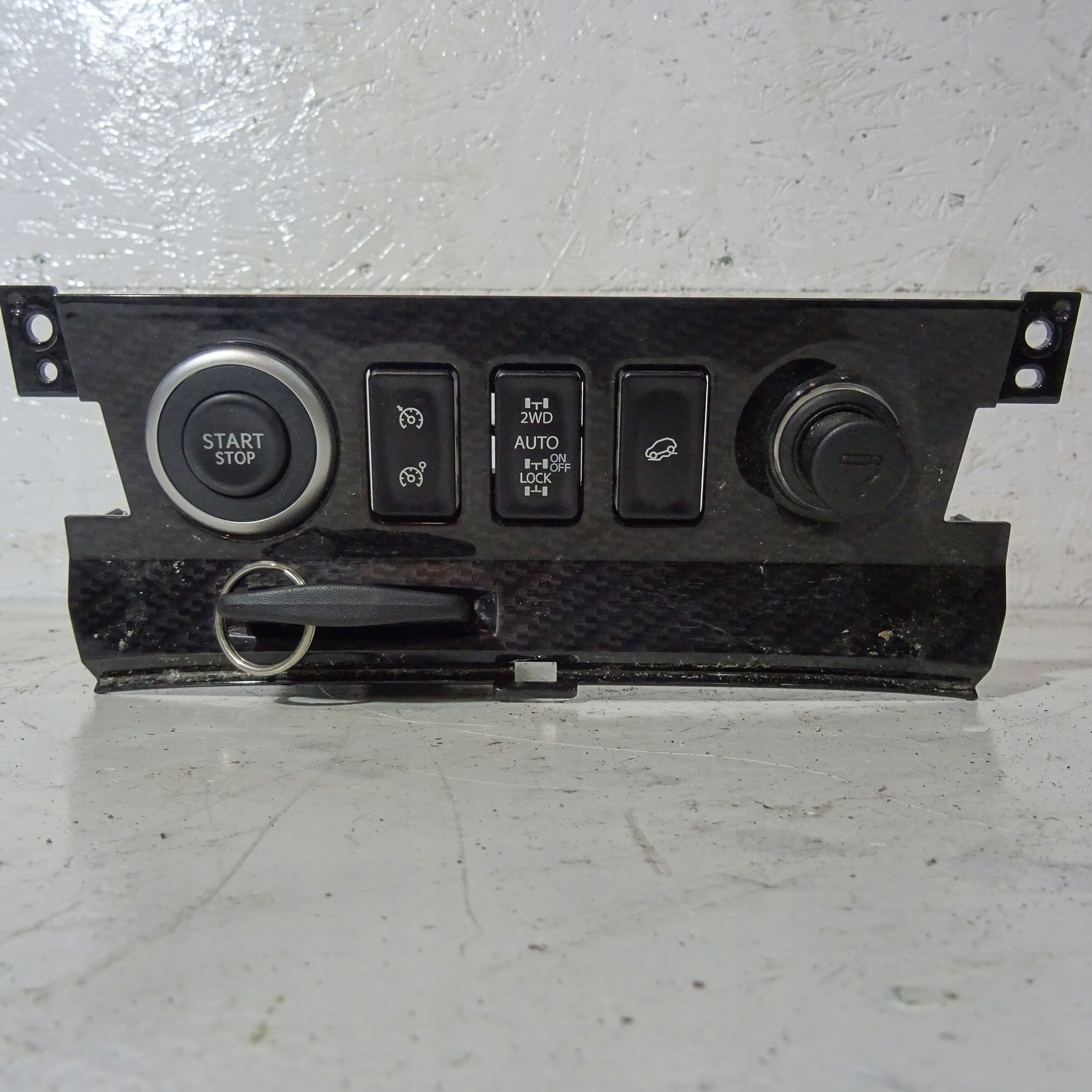 RENAULT KOLEOS and switch regulation 682607642R