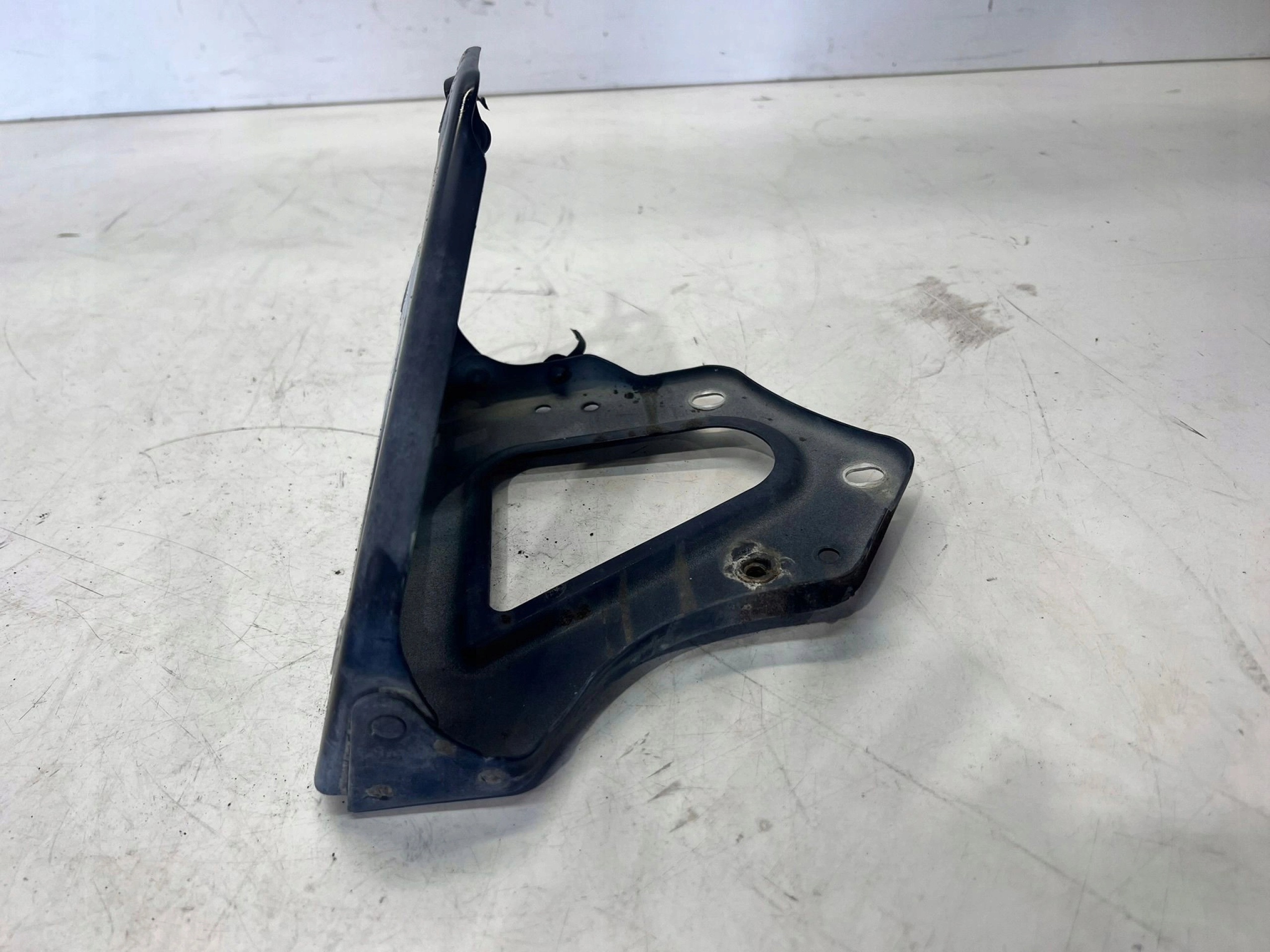 Console MOCOAWNIE Aile Droite Avant AUDI A6 C6 4F0821136A