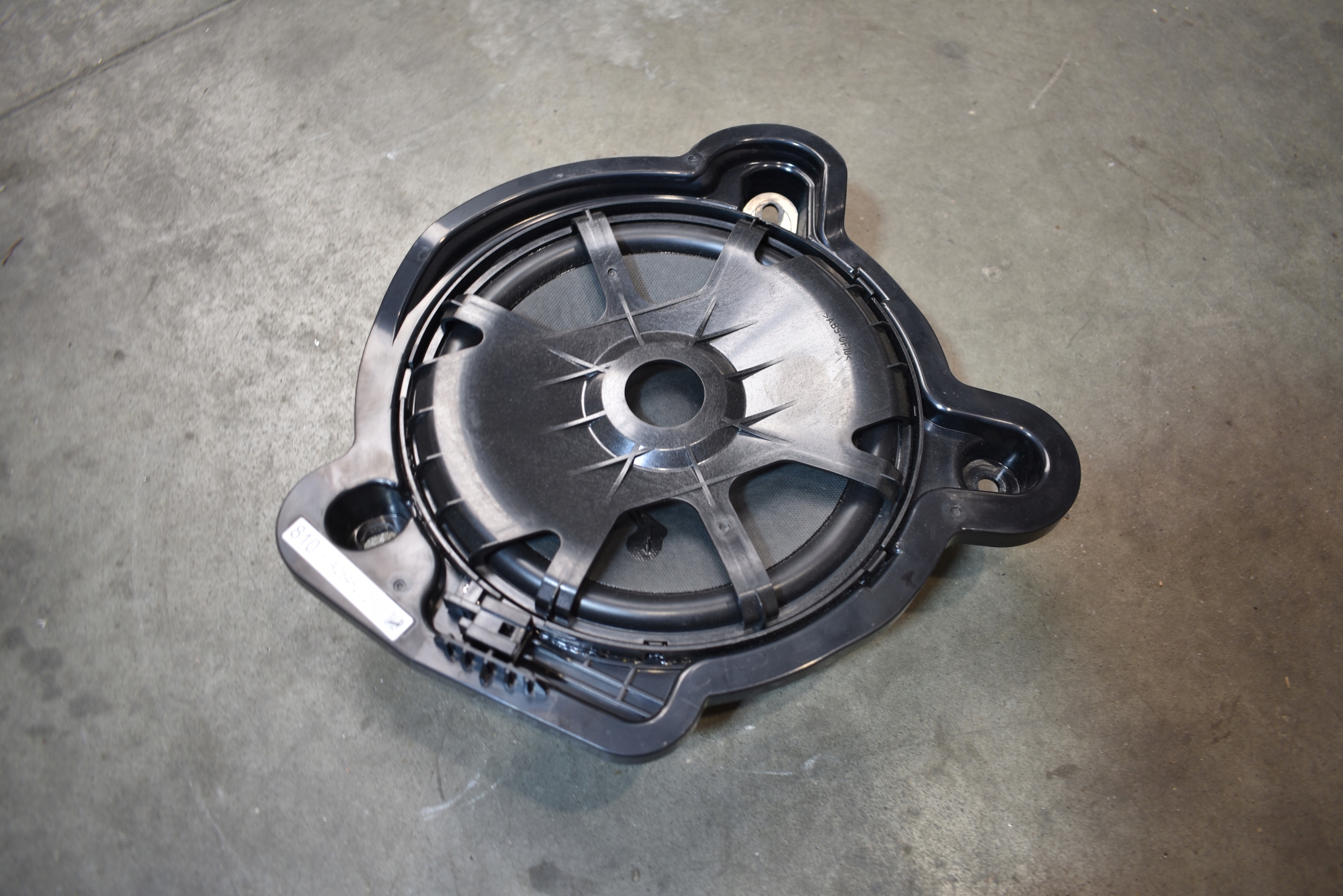 IDEALNY speaker MERCEDES W214 W206 1