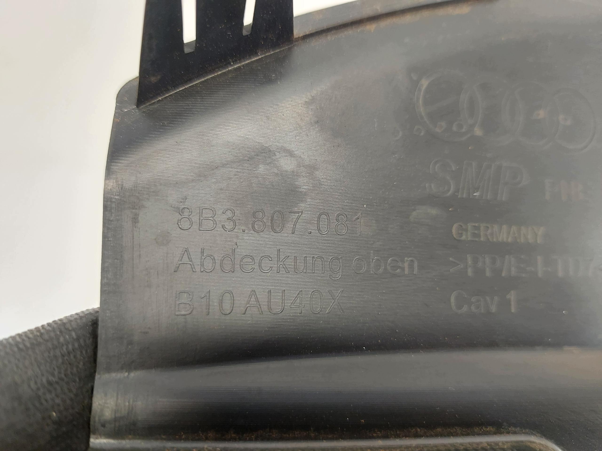 AUDI A5 8B3 AVANT kryt stěny předek 8B3807081