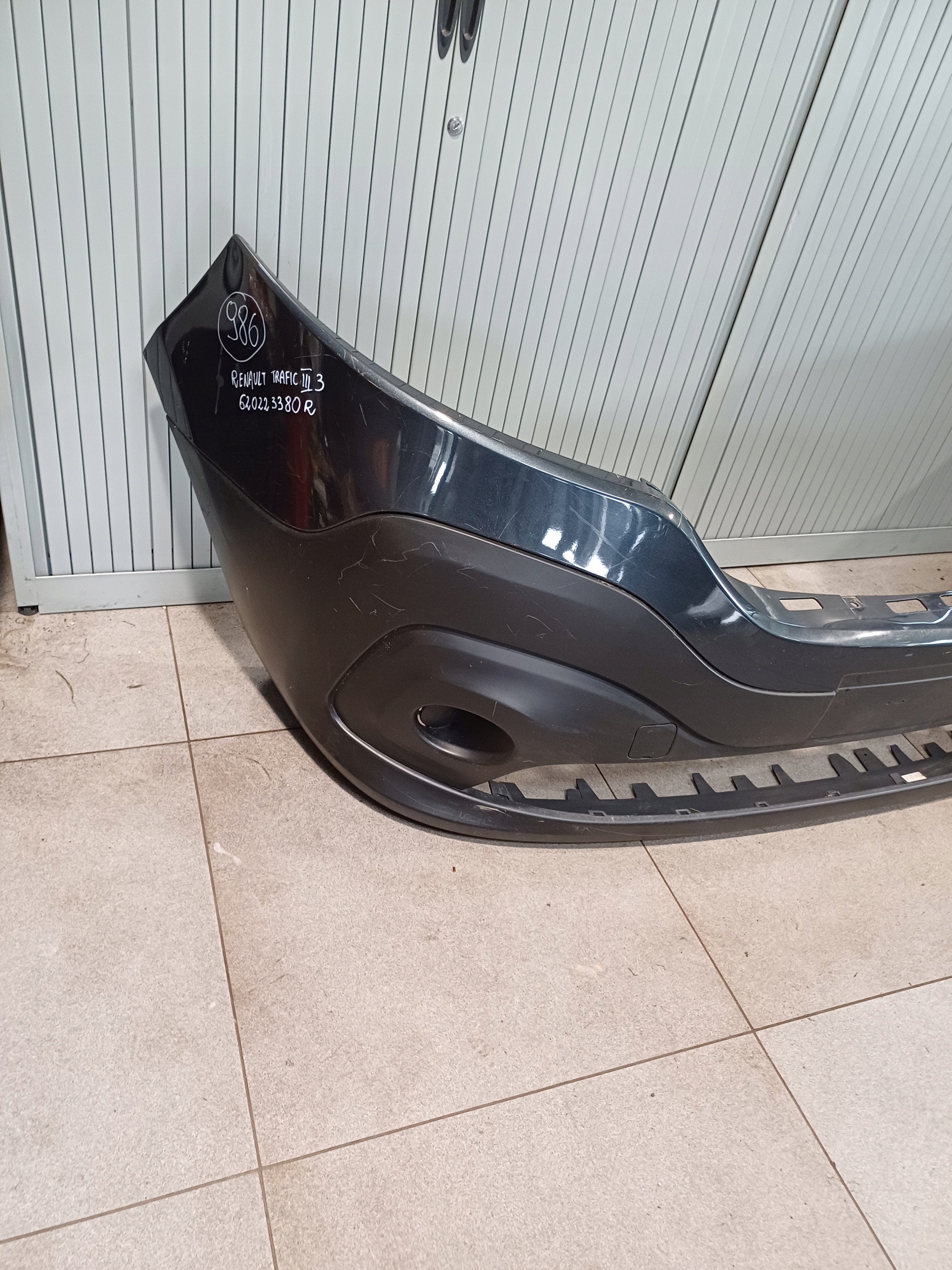 nárazník predok predný RENAULT TRAFIC 3 III 620223380R