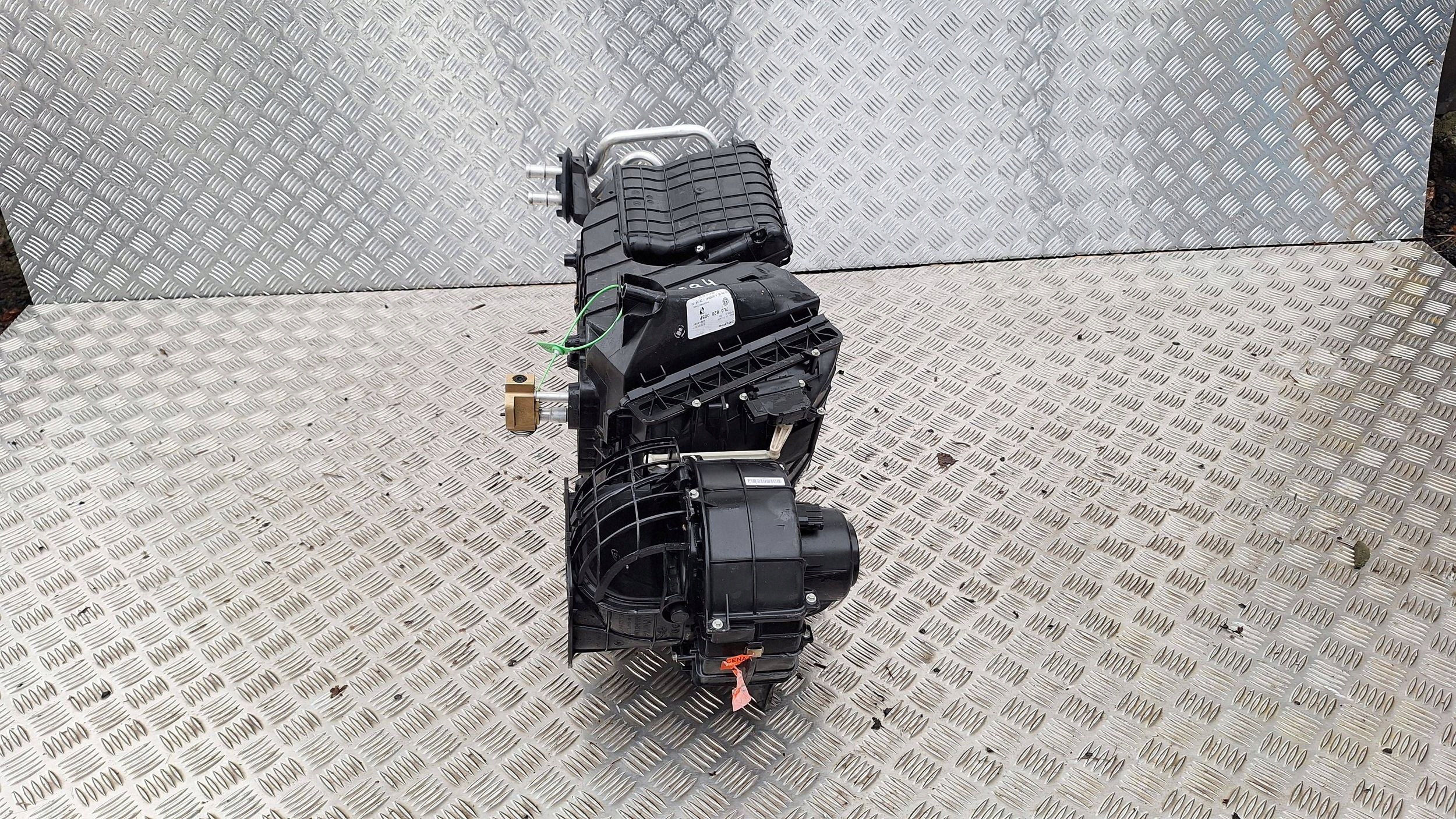 GRUPPO STUFA RISCALDAMENTO VENTOLA BOCCHETTE KPL 7L0820005P CAYENNE e 7L5 TOUAREG e 7L