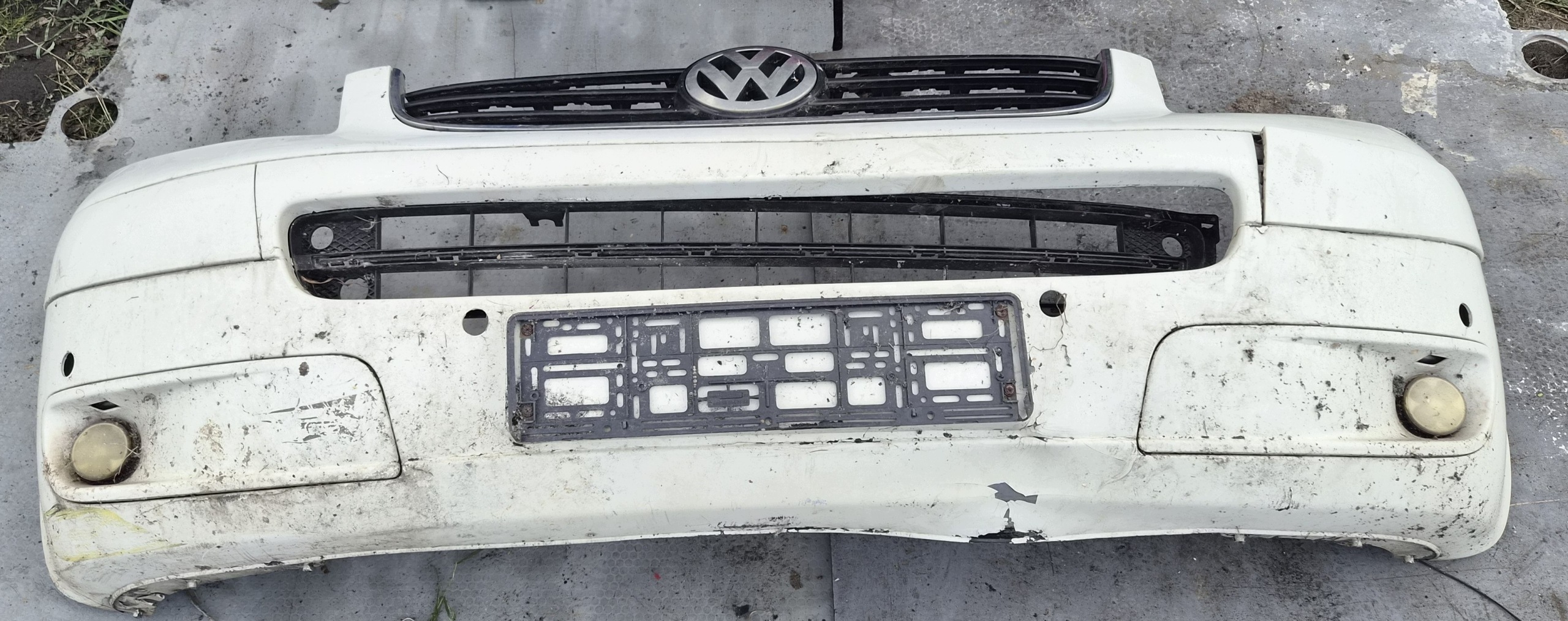 VW T5 front bumper front Caravelle Multivan bialy