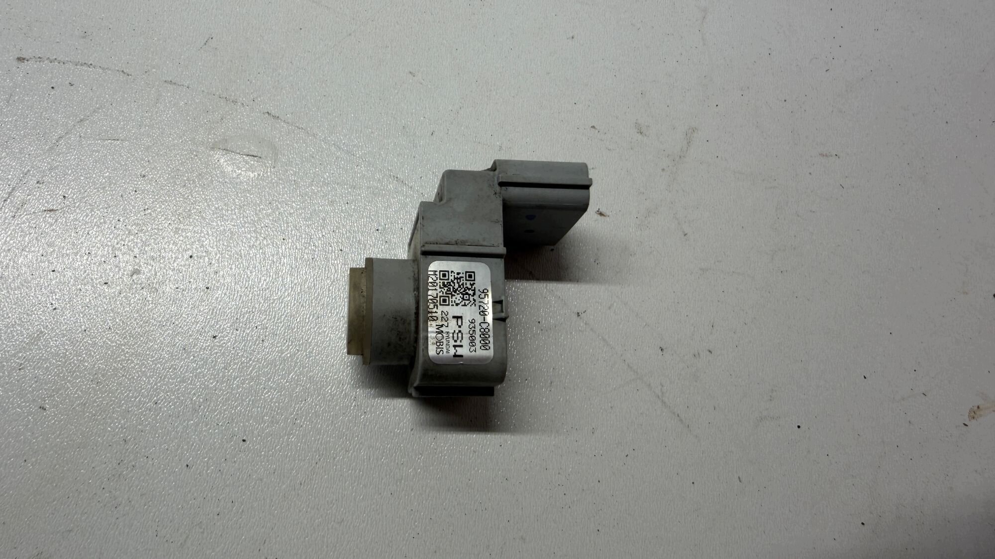 HYUNDAI I20 II Sensor SENSOR PDC Parken PSW 95720-C8000 14-19