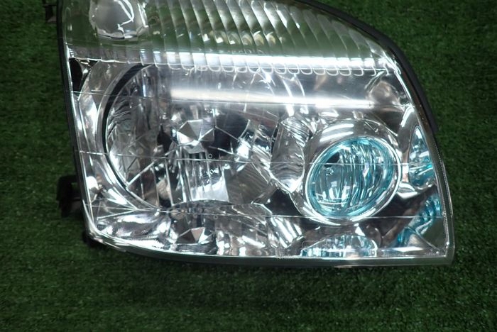 NISSAN X-TRAIL T30 01-07 reflektor right light right