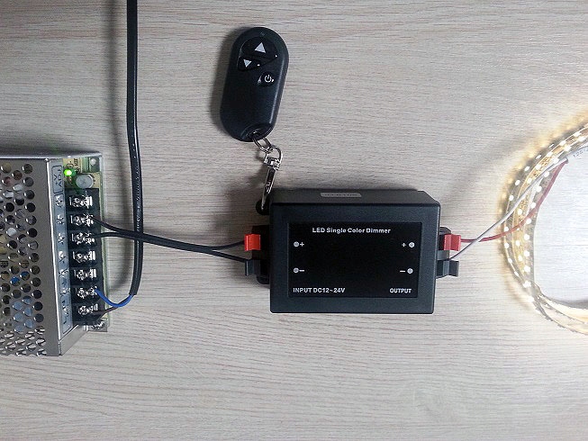 ŚCIEMNIACZ DO TAŚM LED RADIOWY z PILOTEM 12V/24V Rodzaj inny