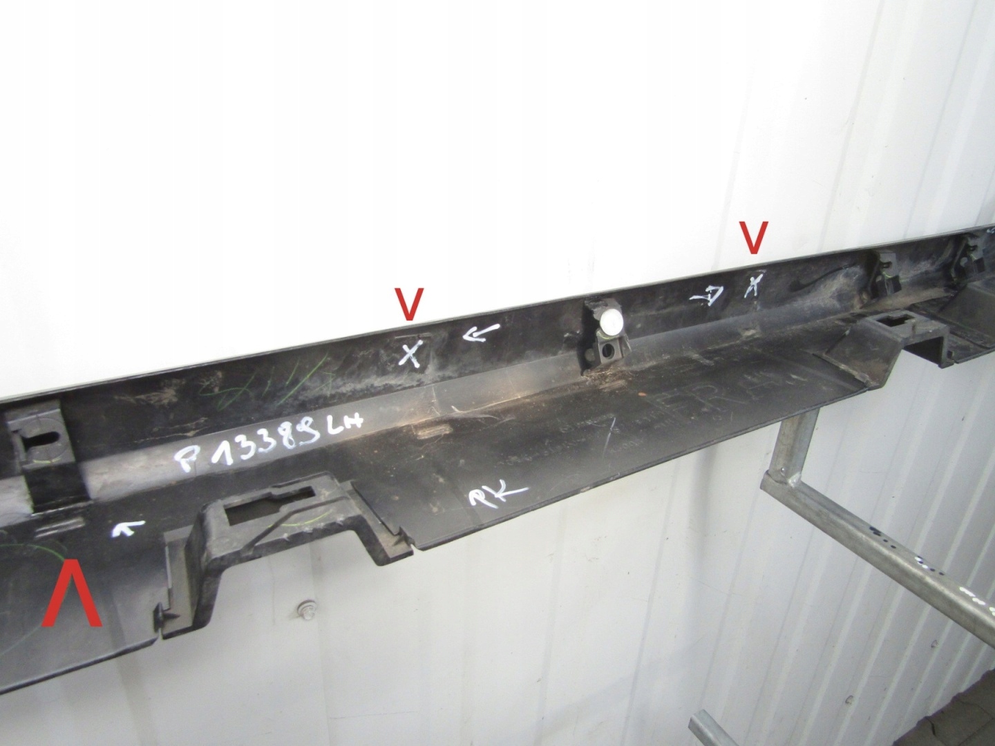 молдинг порога левый mazda 2 спорт 07-14 -5d