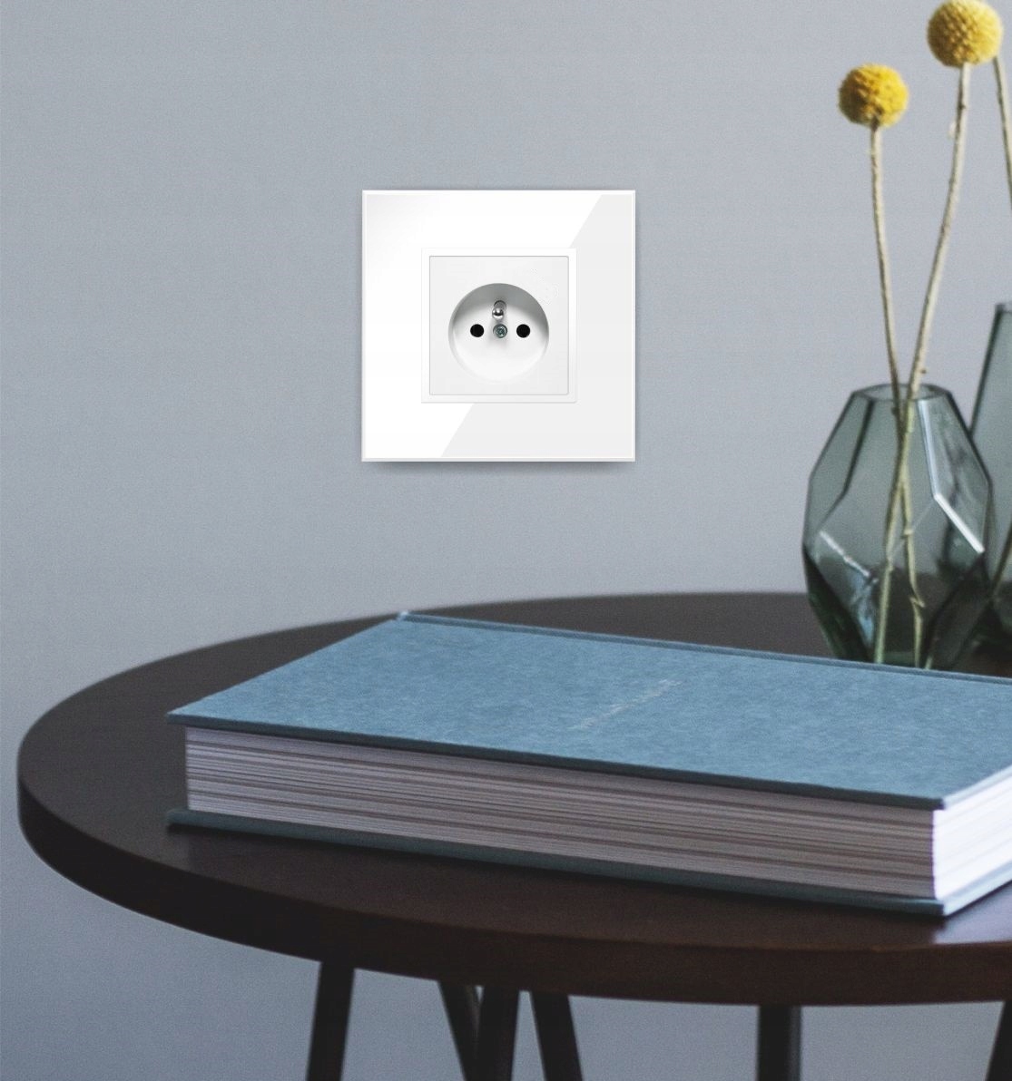 GNIAZDO GNIAZDKO POJEDYNCZE BIAŁE SZKLANE Z BOLCEM KONTAKT SZKŁO PREMIUM Przeznaczenie Elektryczne