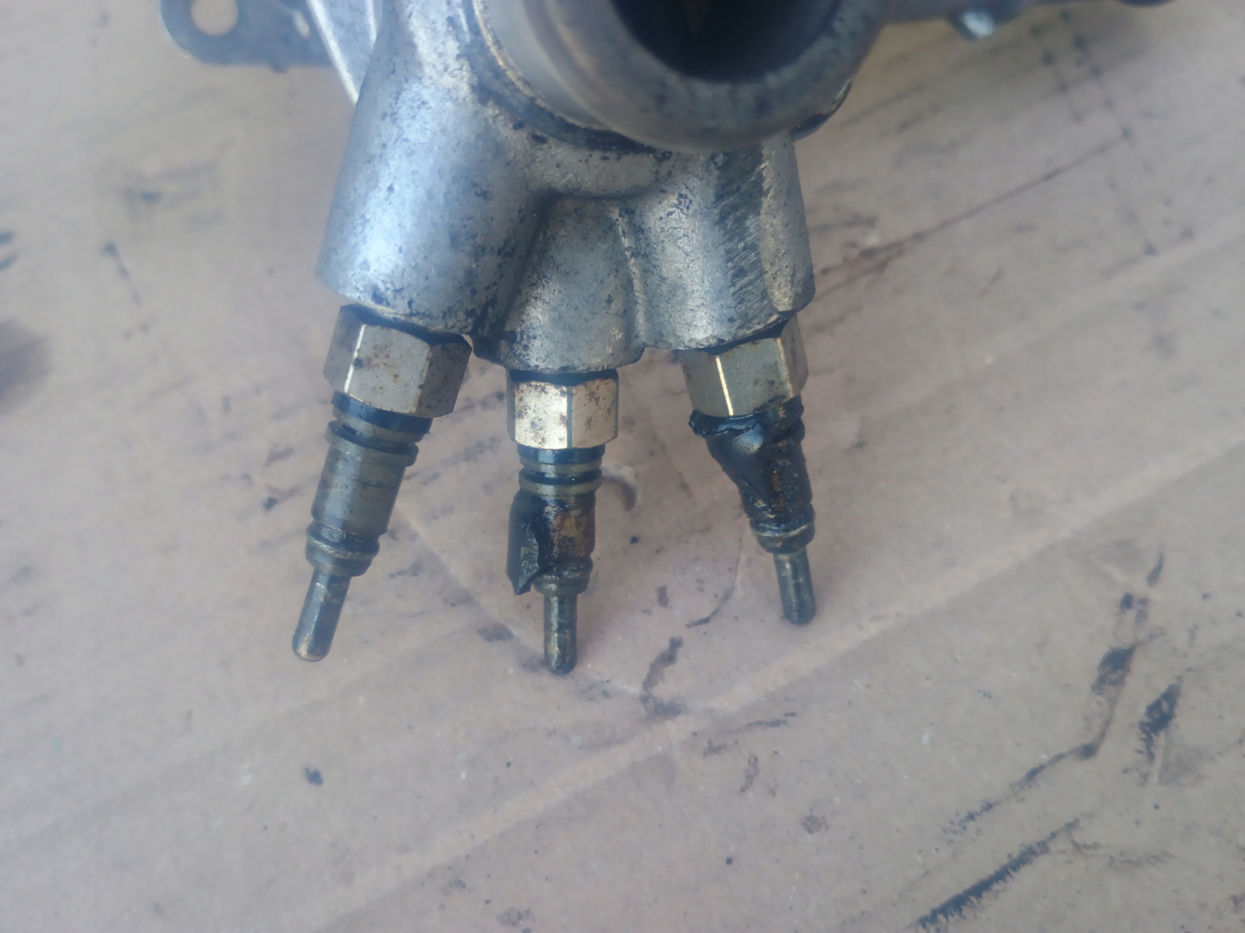KRUCIEC vode 038121133A VW AUDI 1,9 TDI