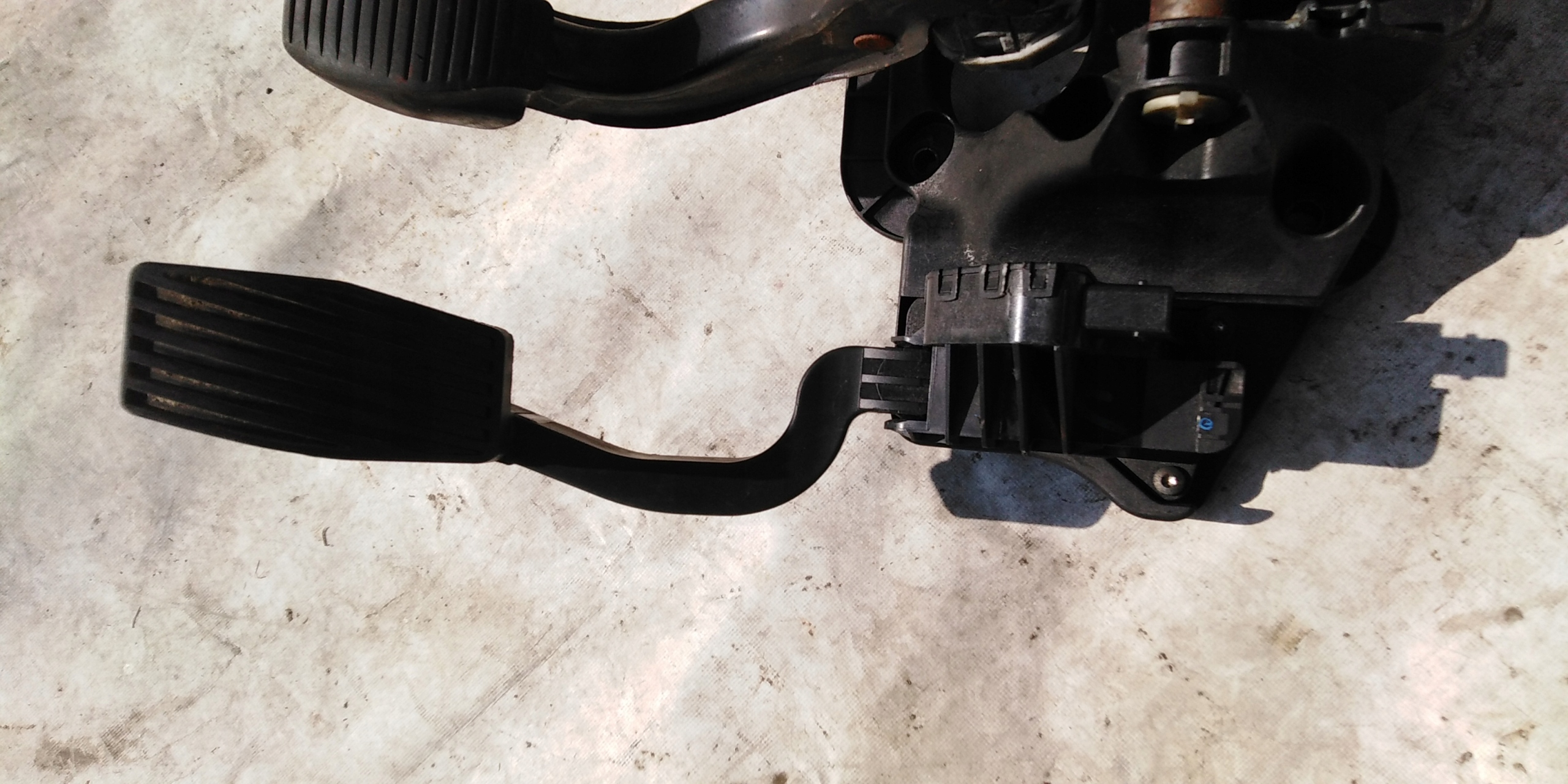 accelerator pedal potentiometer OPEL CORSA D 55702020