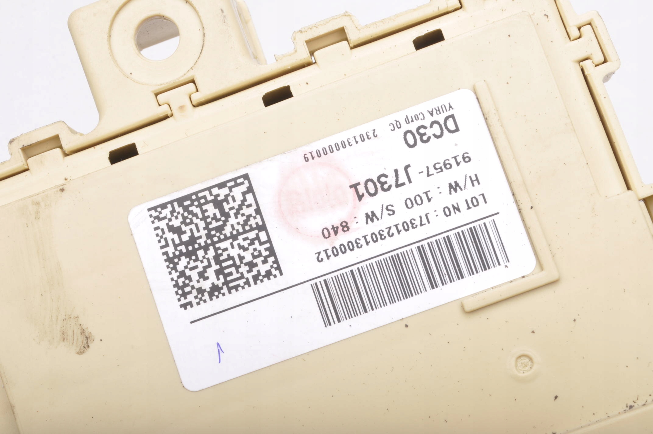 KIA PRO CEED III 1.5 T-GDI SKRZYNKA BEZPIECZNIKÓW 91957-J7301 2023R Typ samochodu Samochody osobowe