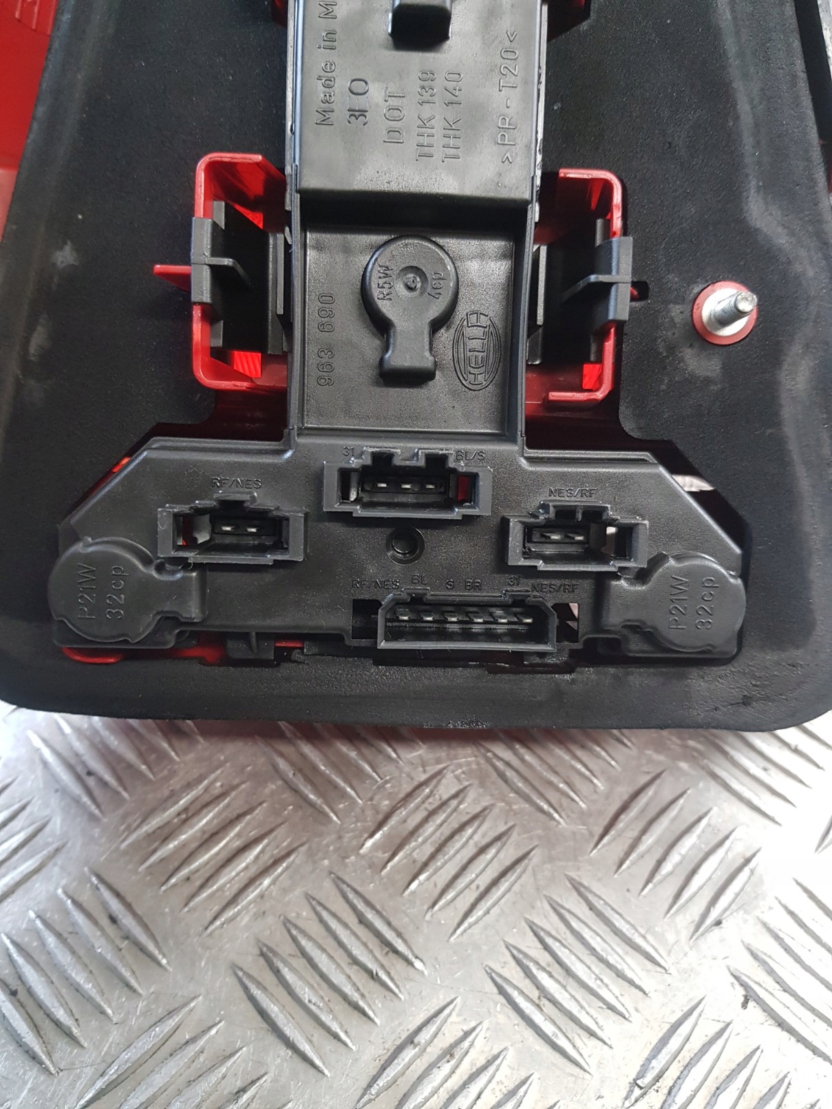 light right rear part 1J5945112AA + insert 1J5945257 VW BORA sedan 01R- EU