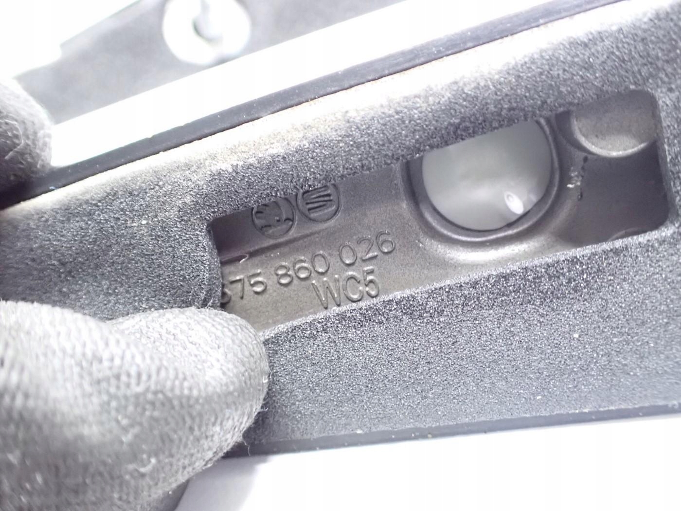 комплект оригинал хром 575860026 575860025 SKODA KAROQ 18R