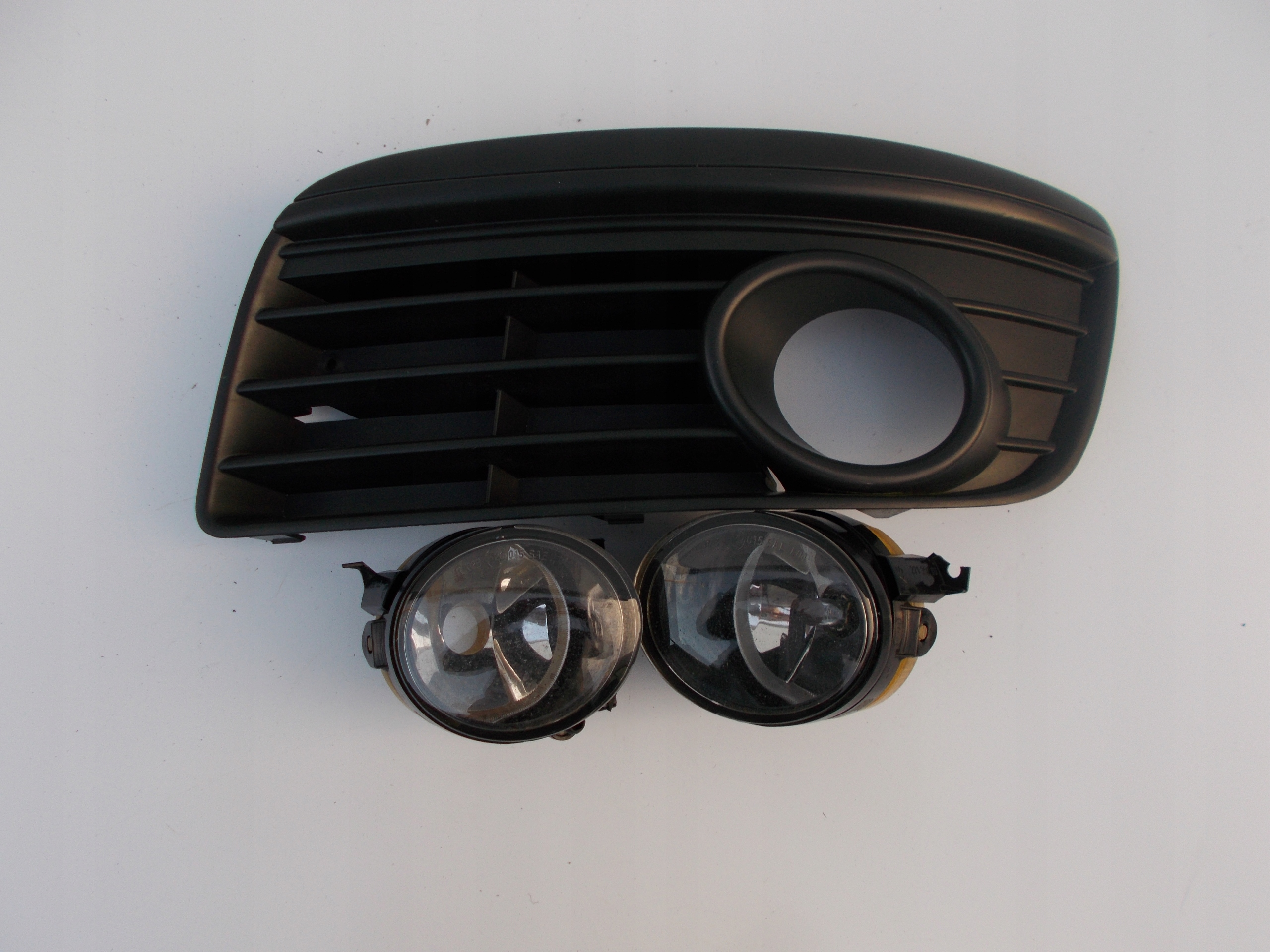 1K0853665AD - Галогенные галогены левая правая решетка VW Golf V GT