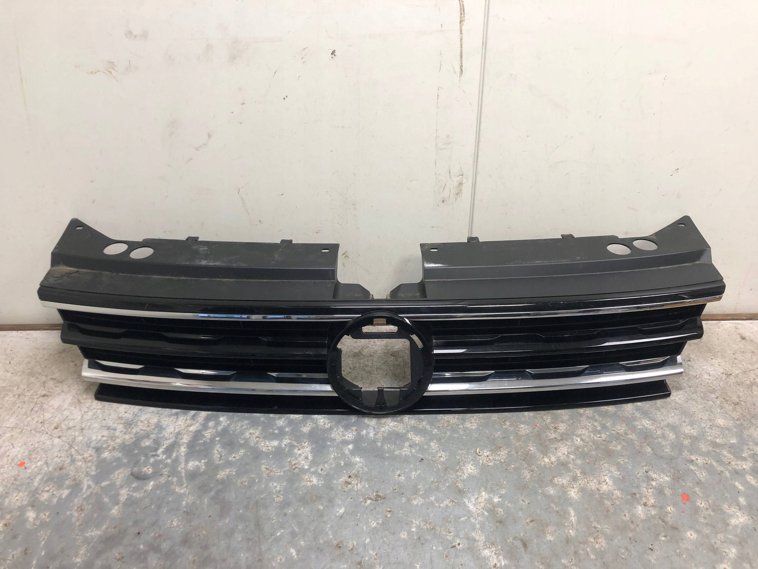 Grill Grill VW TIGUAN II 5NA