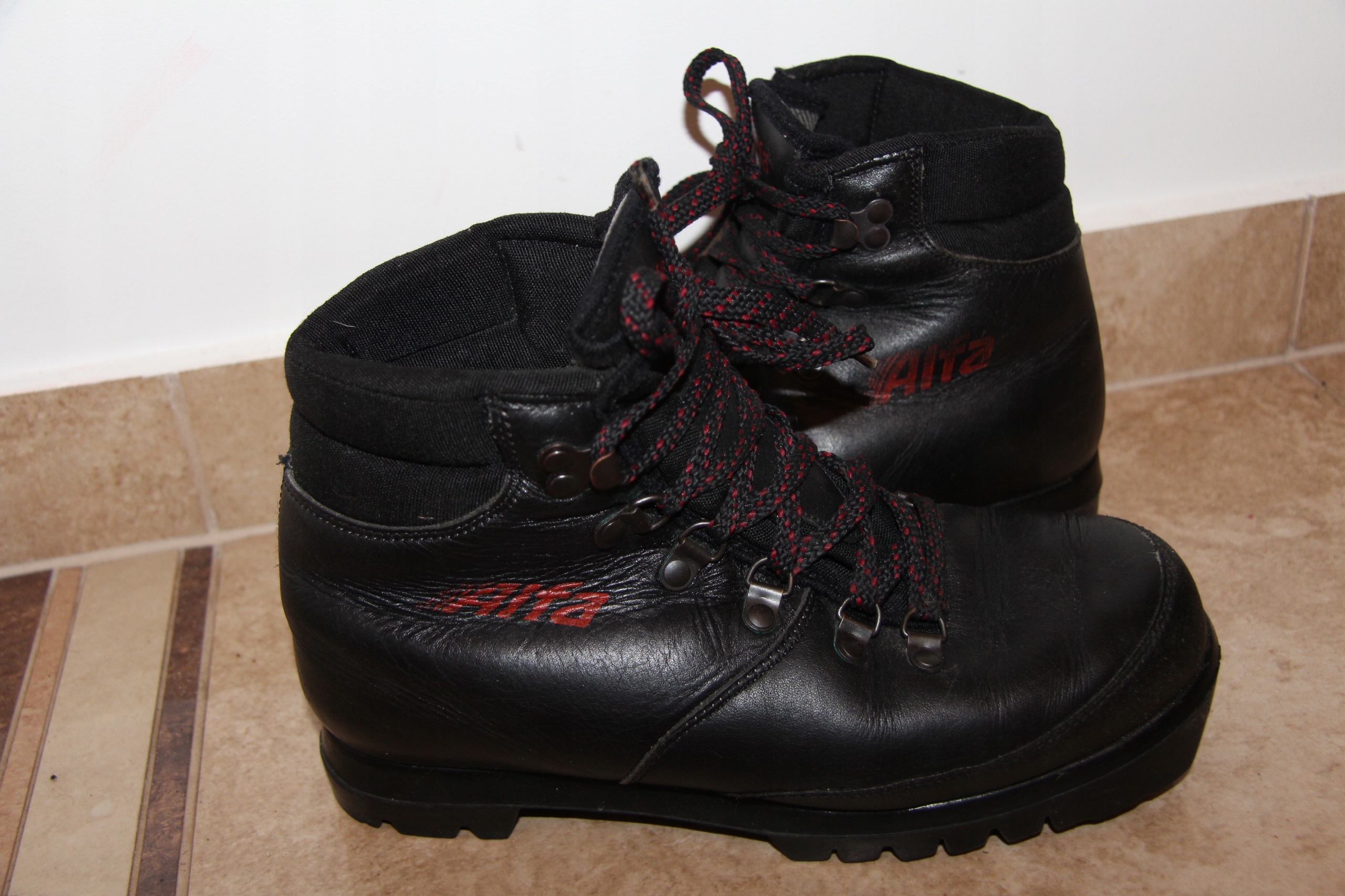 ALFA - ROZ.37/24CM - NNN BC - OCIEPLONE - SKÓRA Rozmiar 37