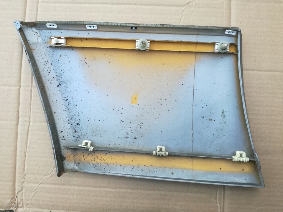 moulding fender right front MERCEDES W124 1246901440