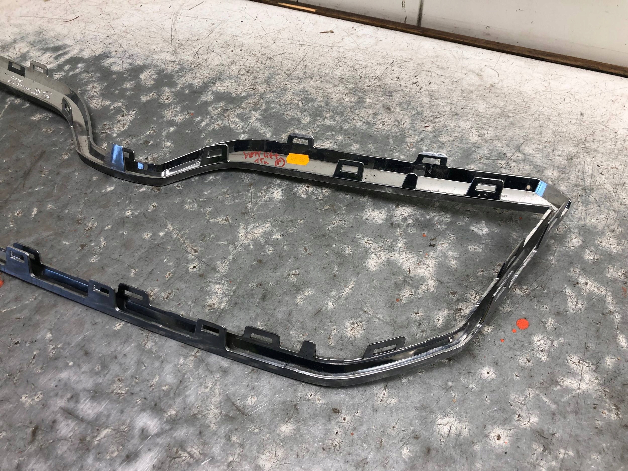 frame CHROM GRILLA SKODA YETI LIFT 5L0853761