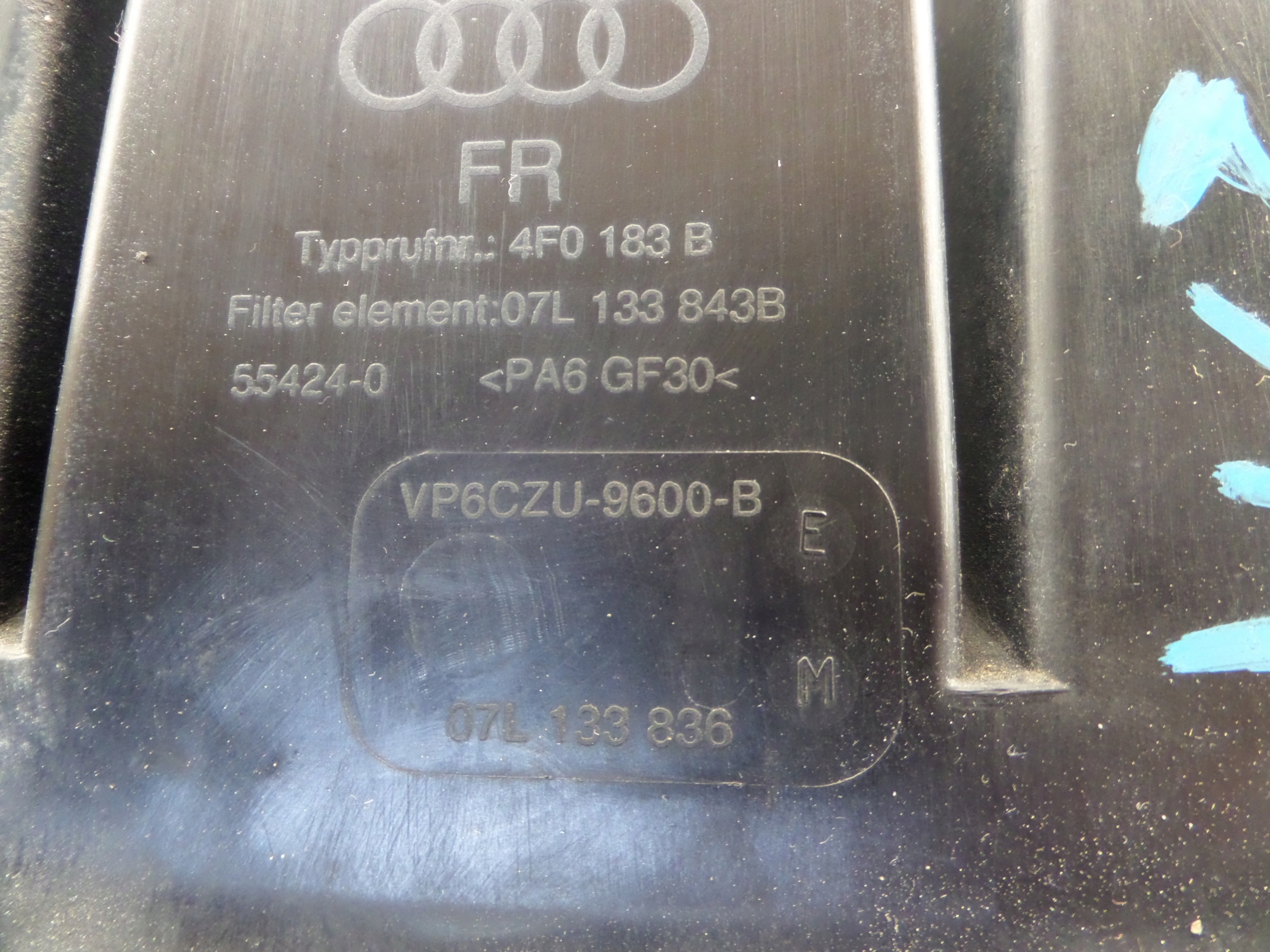 AUDI A6 S6 5.2 Gehäuse filter luft 07L133836A