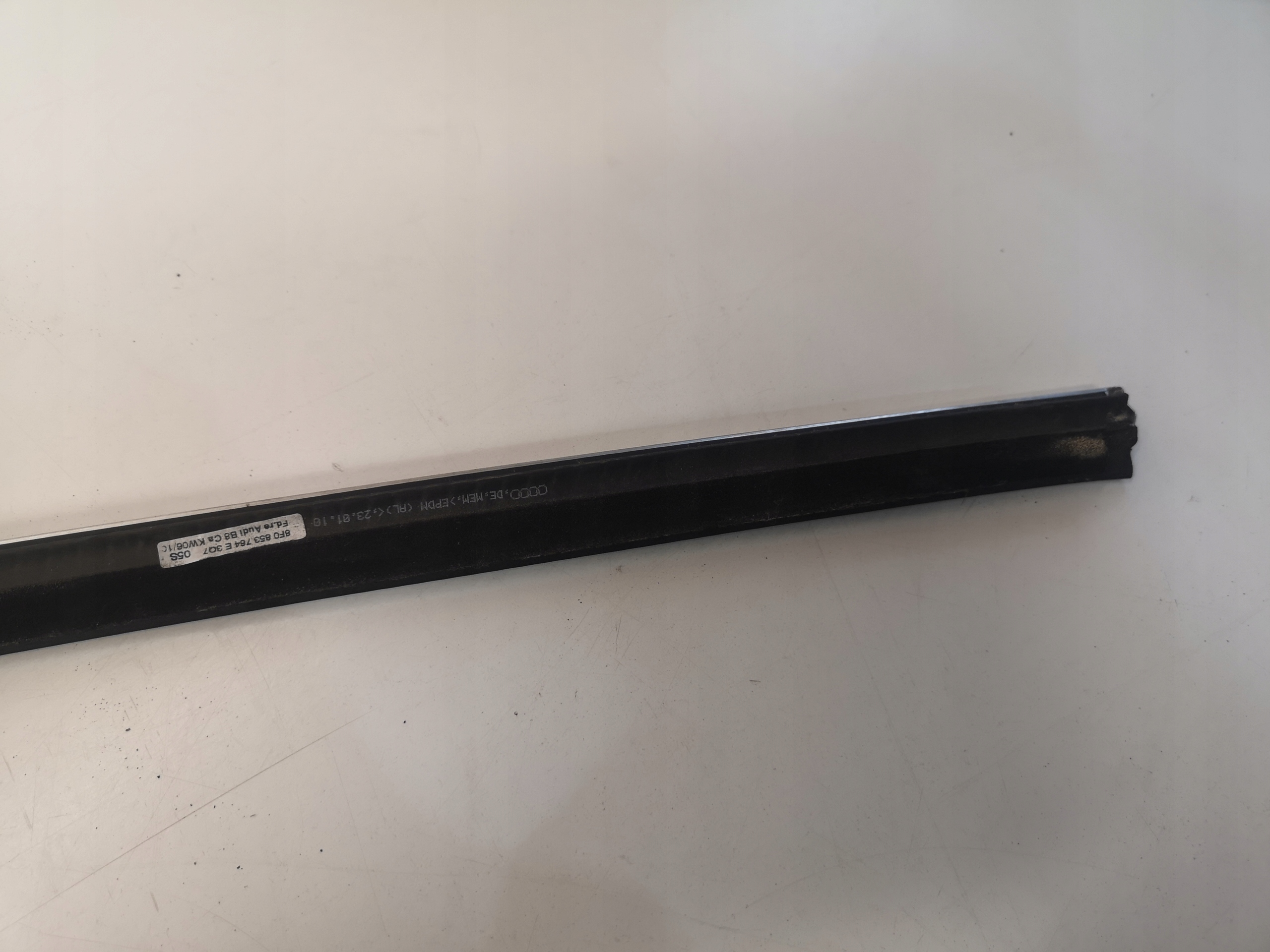 moulding CHROM right rear part AUDI A5 8T CABRIO 8F0853764