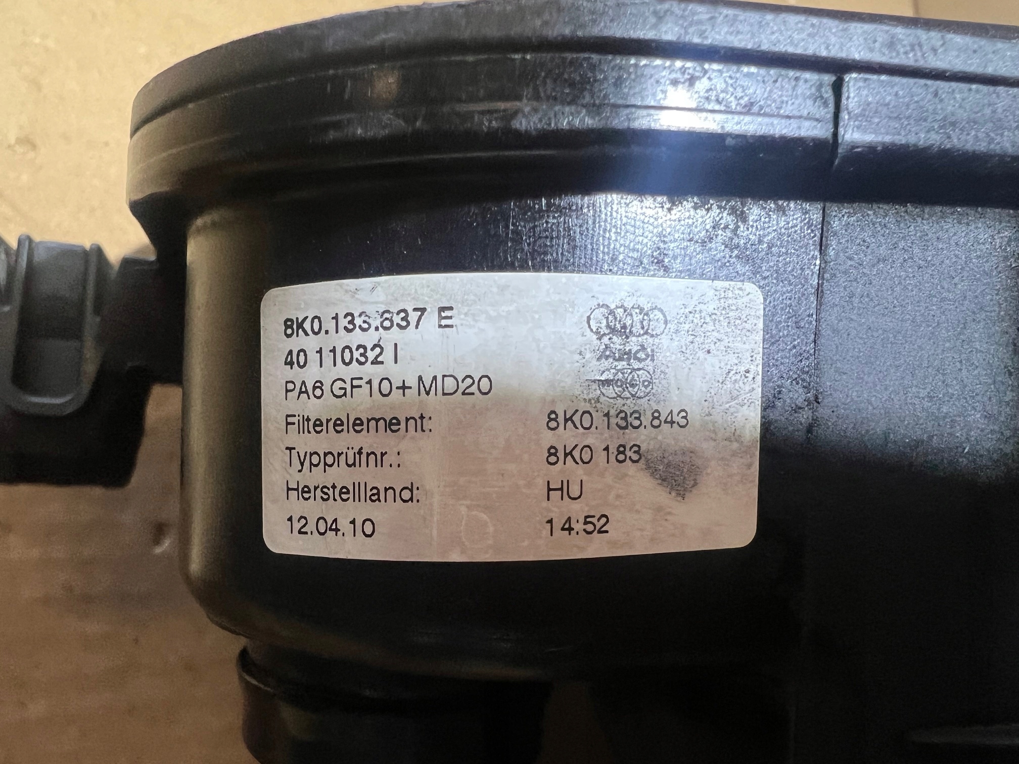 AUDI Q5 8R 3.2 FSI Gehäuse filter luft 8K0133837E