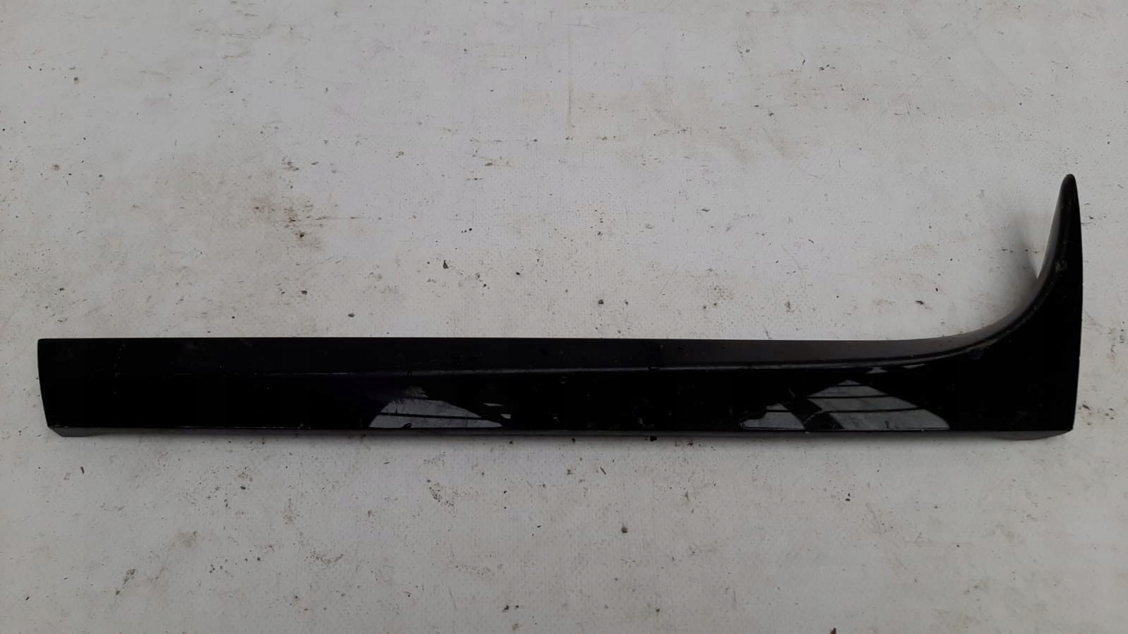 VW PASSAT B8 3G9 moulding cap bonnet right rear part