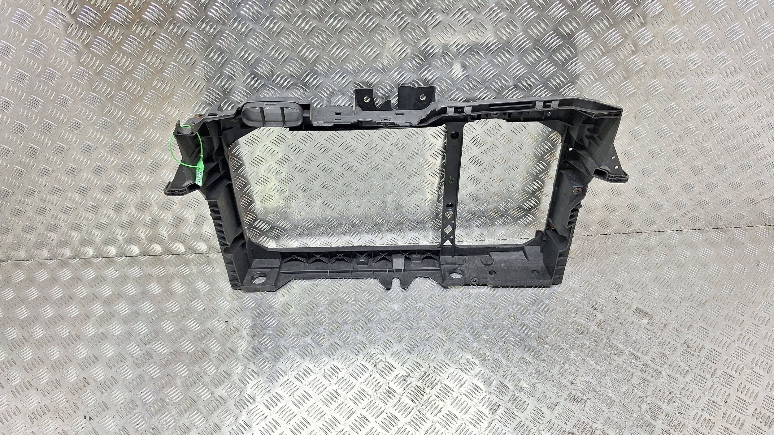 support panel for radiators pillar iron 8V51-A16E146-A FORD FIESTA MK7 replacement