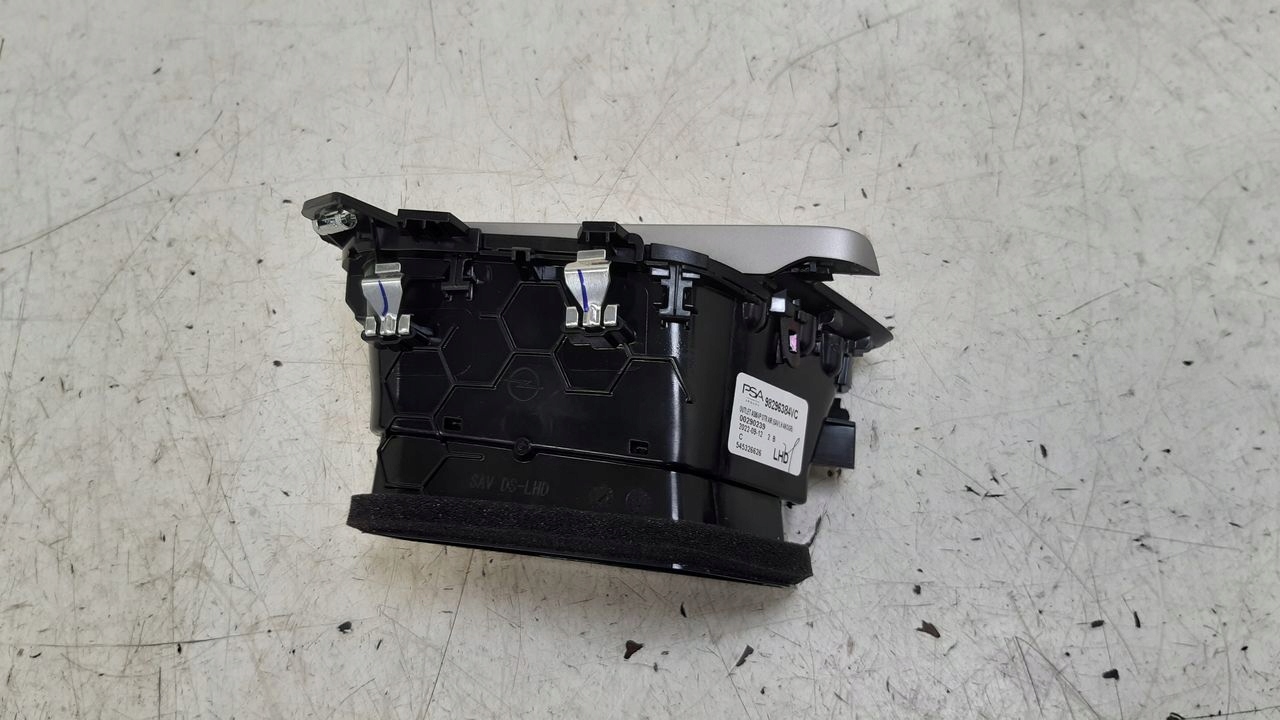 grid air conditioning devices consoles Opel Corsa F