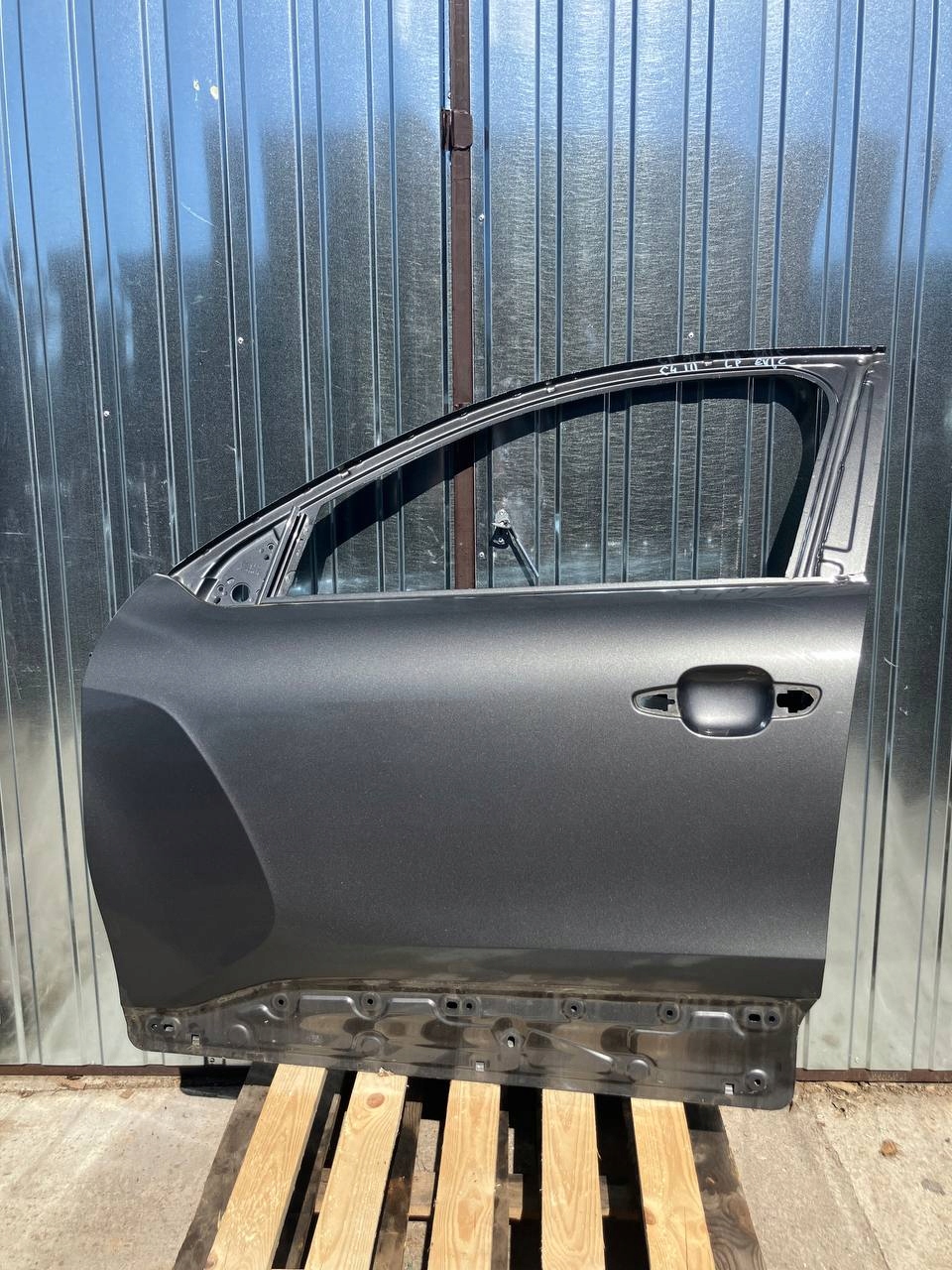 dveře levý předek CITROEN C4 III EVL EVLC BDB