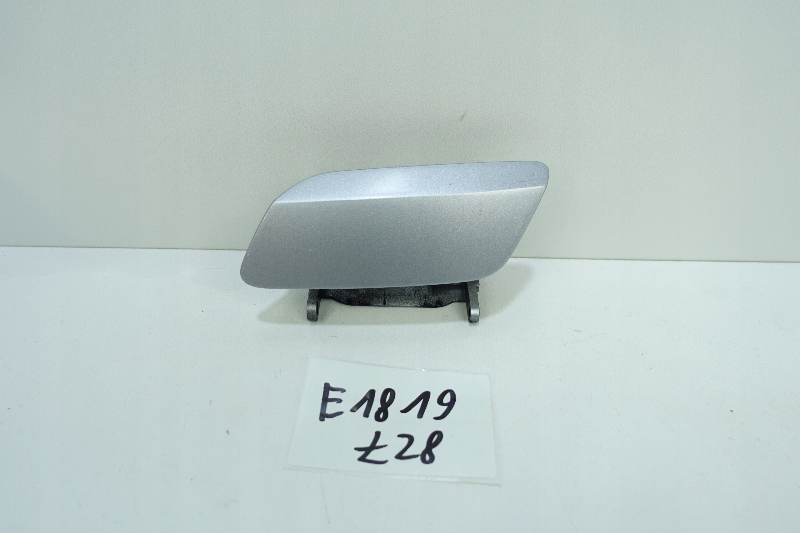 Couvre Lave phare Gauche AUDI A6 C8 4K0807787B