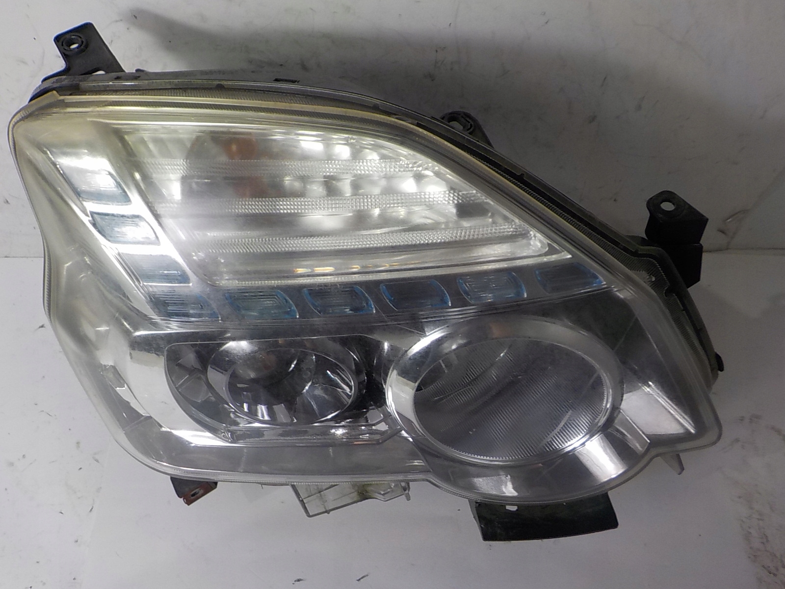 NISSAN X-TRAIL T31 XENON LIFT light right front front UK