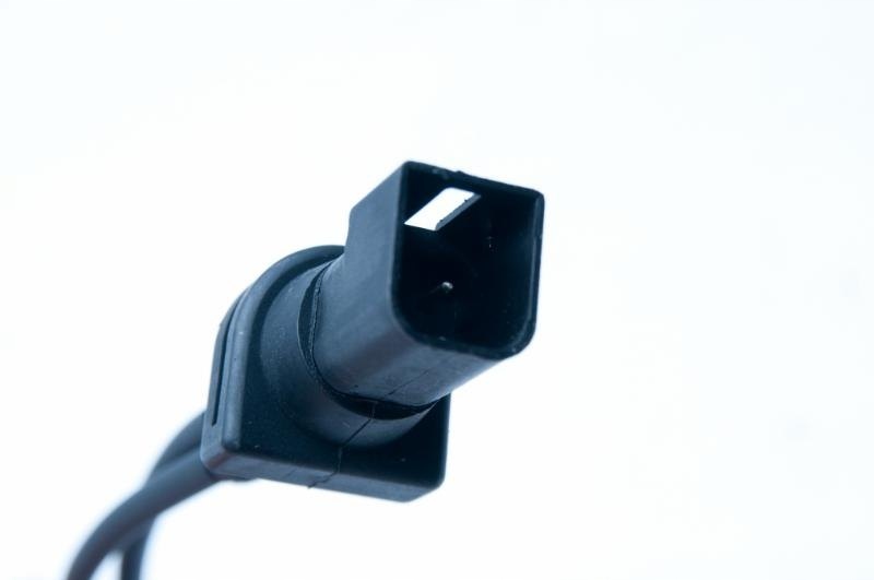 CZUJNIK ABS TYŁ MAZDA 121 96-03