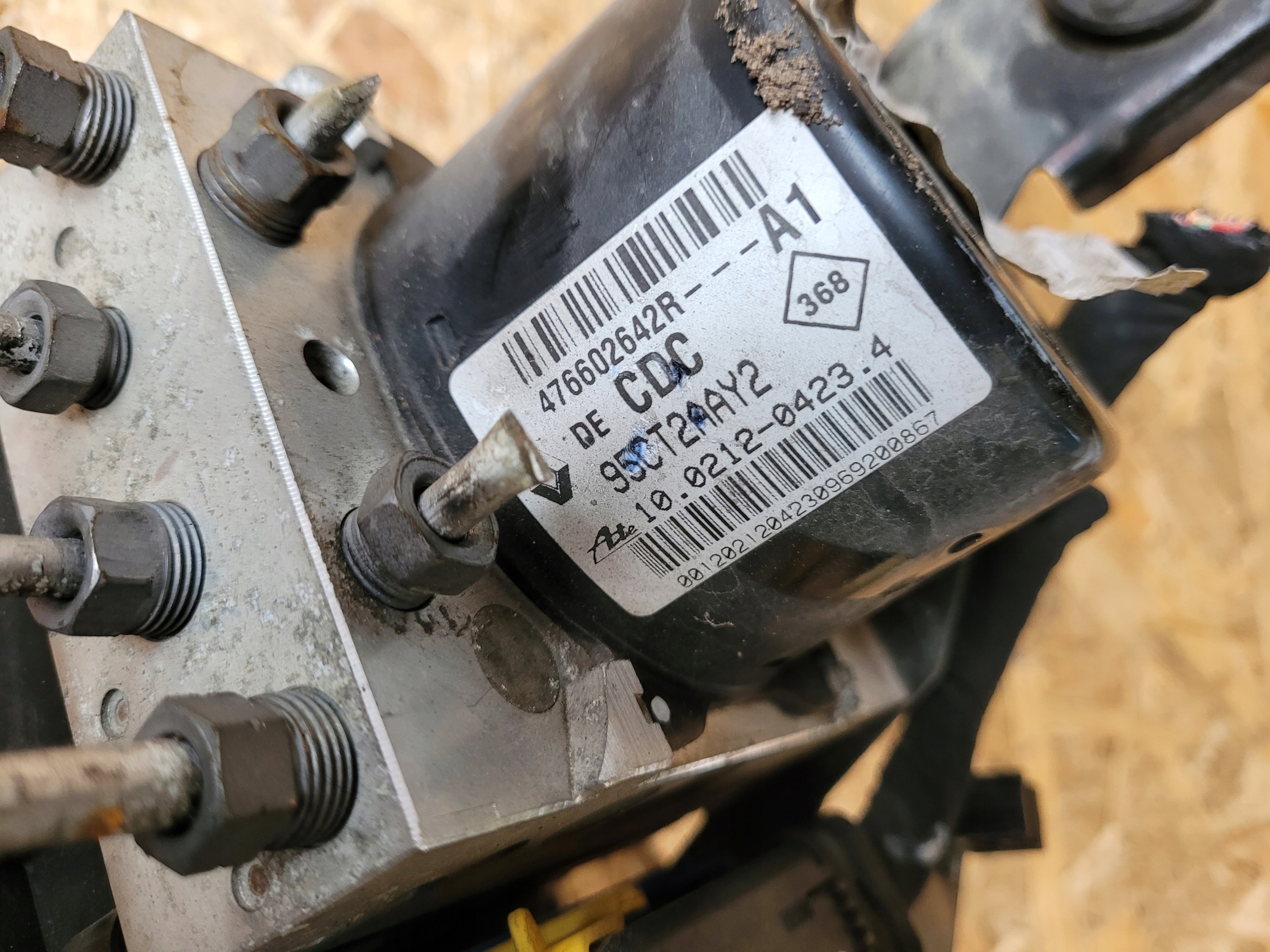 pump ABS brake RENAULT 476602642R