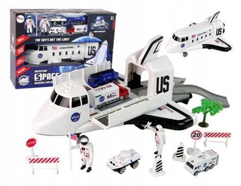 Statek kosmiczny z akcesoriami