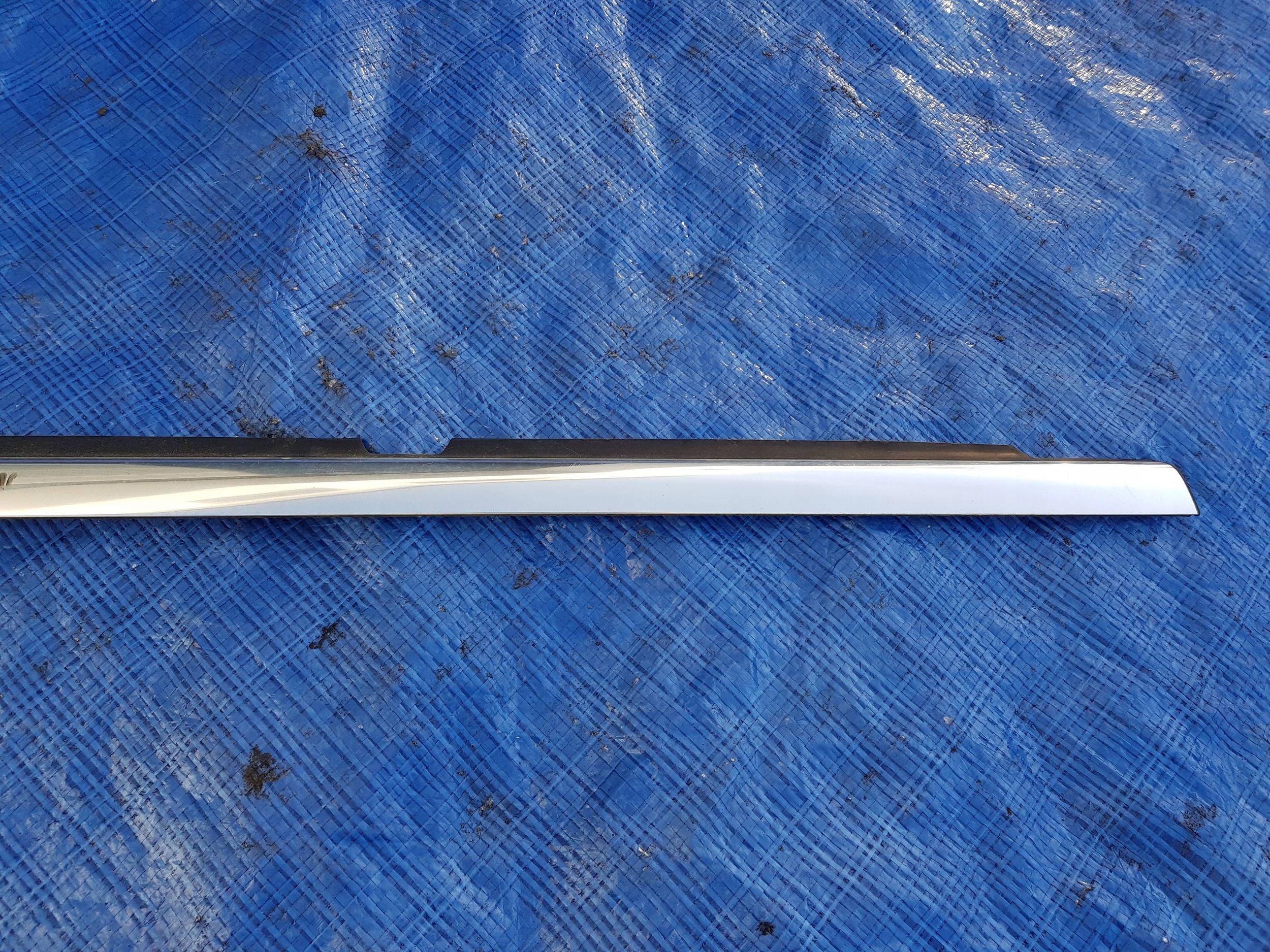 moulding door left rear part dust CHROM MERCEDES W251 LONG