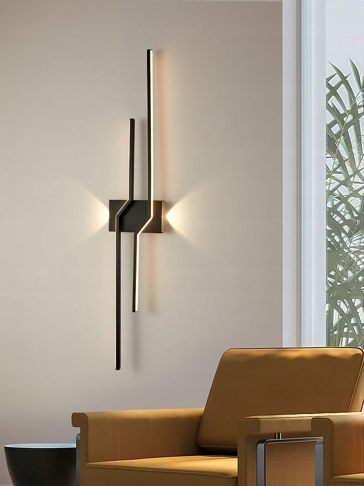 Nástenná šikmá lampa Linealo – moderný dizajn a efektívne osvetlenie