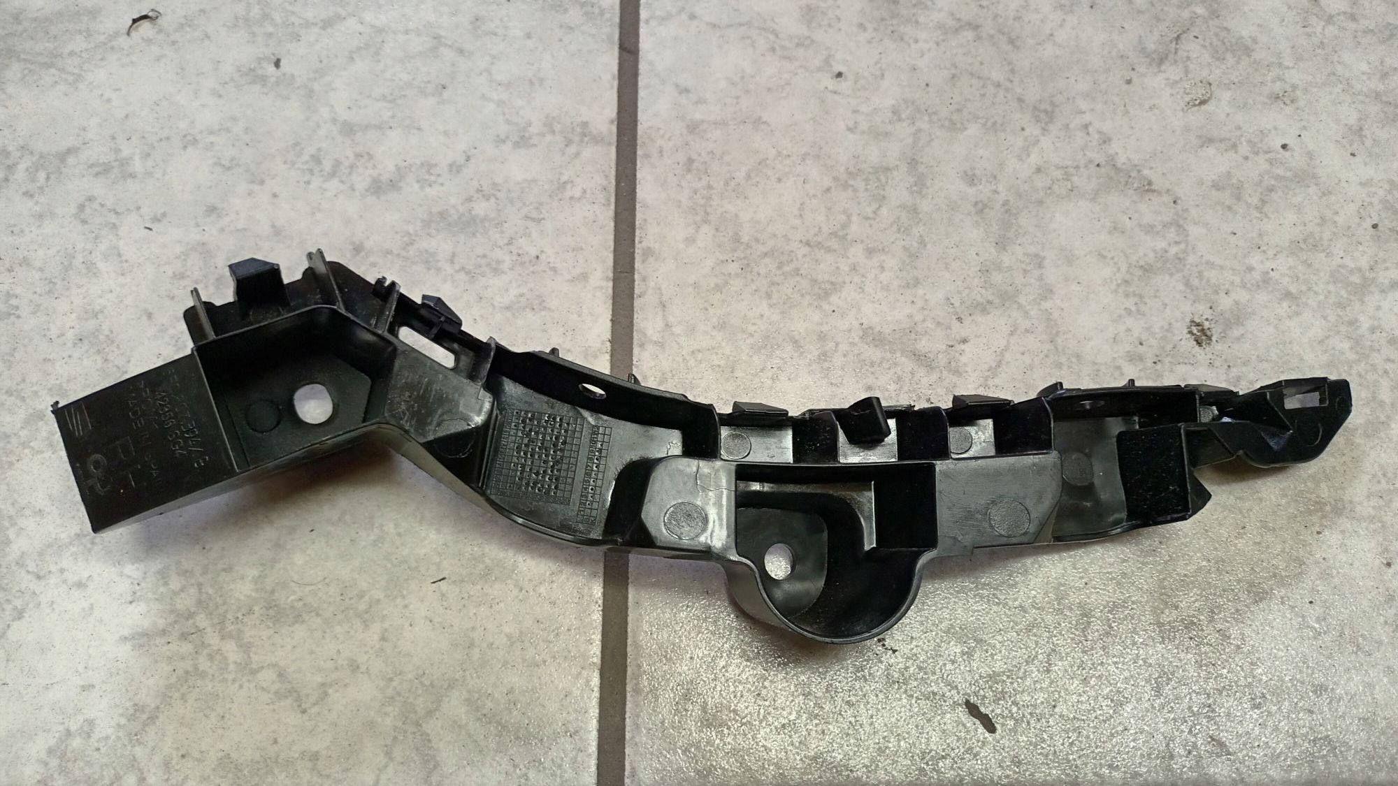 right bumper bracket of the rear SEAT IBIZA HB 2017->