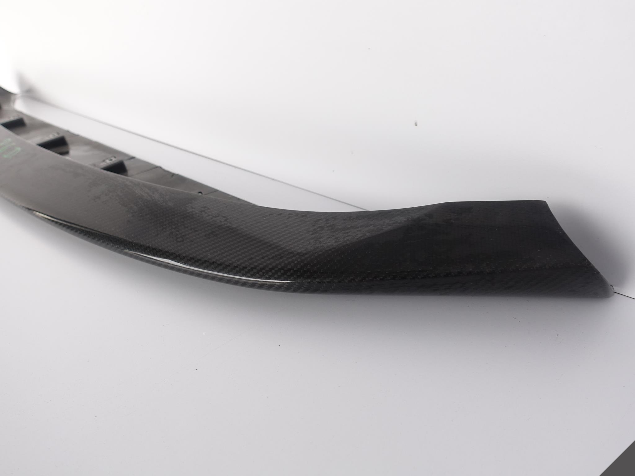 MASERATI LEVANTE TROFEO GTS LIFT CARBON SPOILER