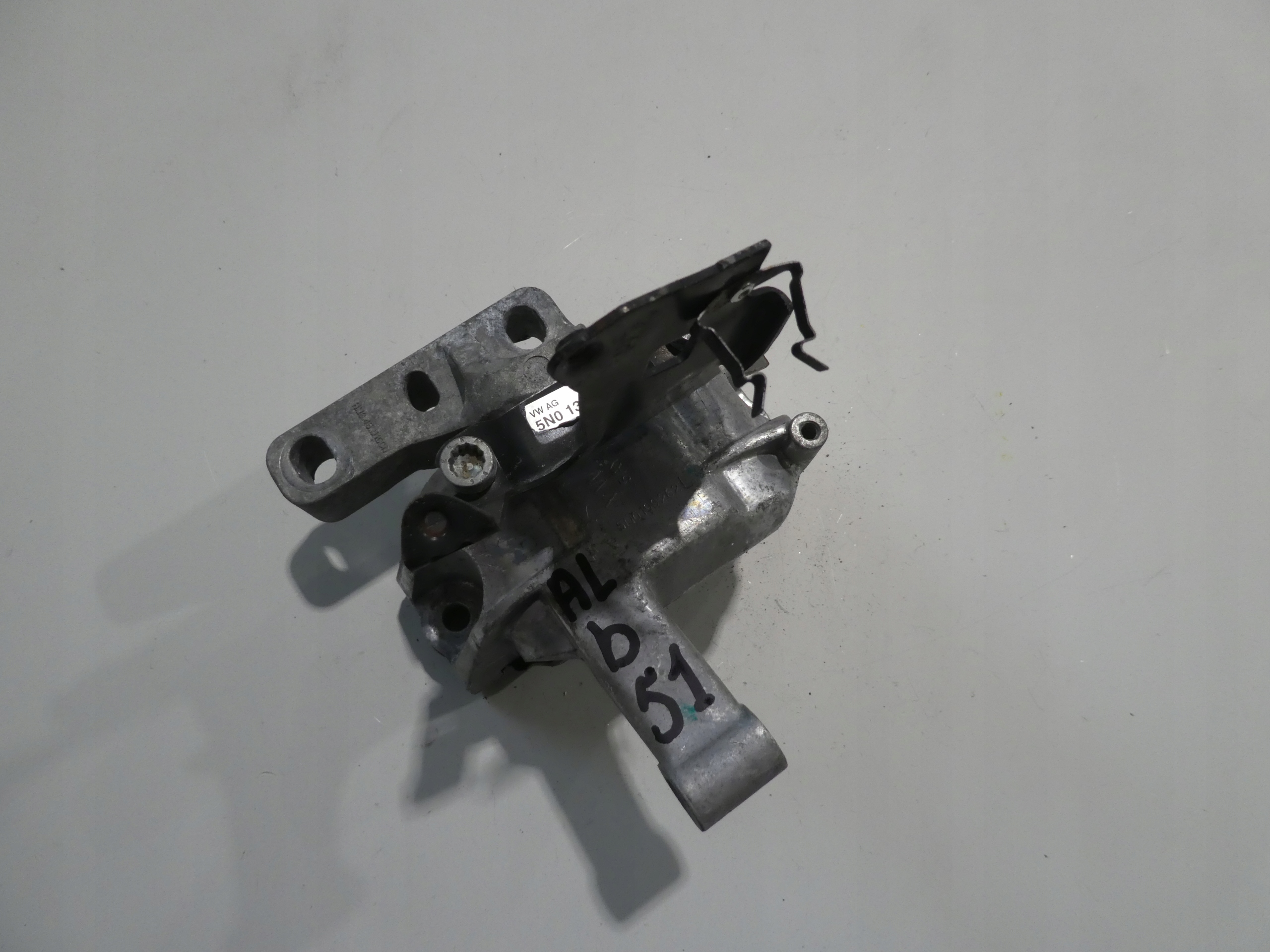 VW AUDI SKODA 2.0 TDI engine mount 5N0199262L