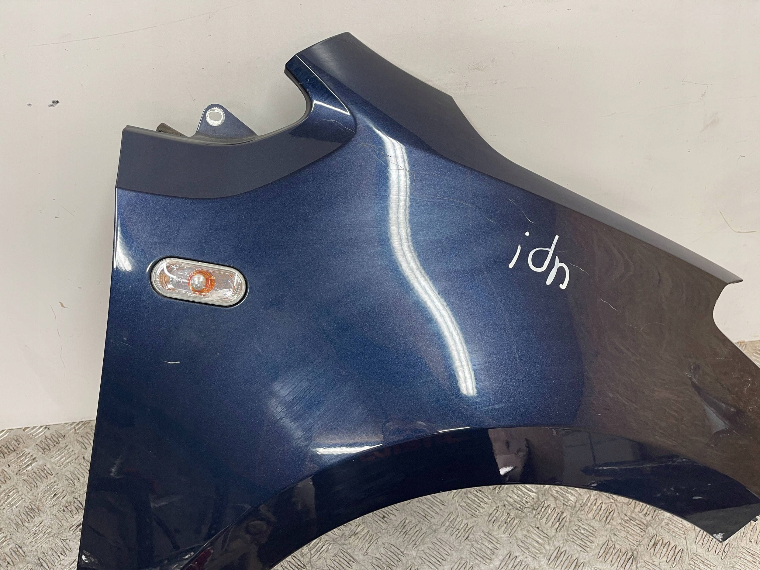 fender front front right VOLKSWAGEN UP 12-16 1S0