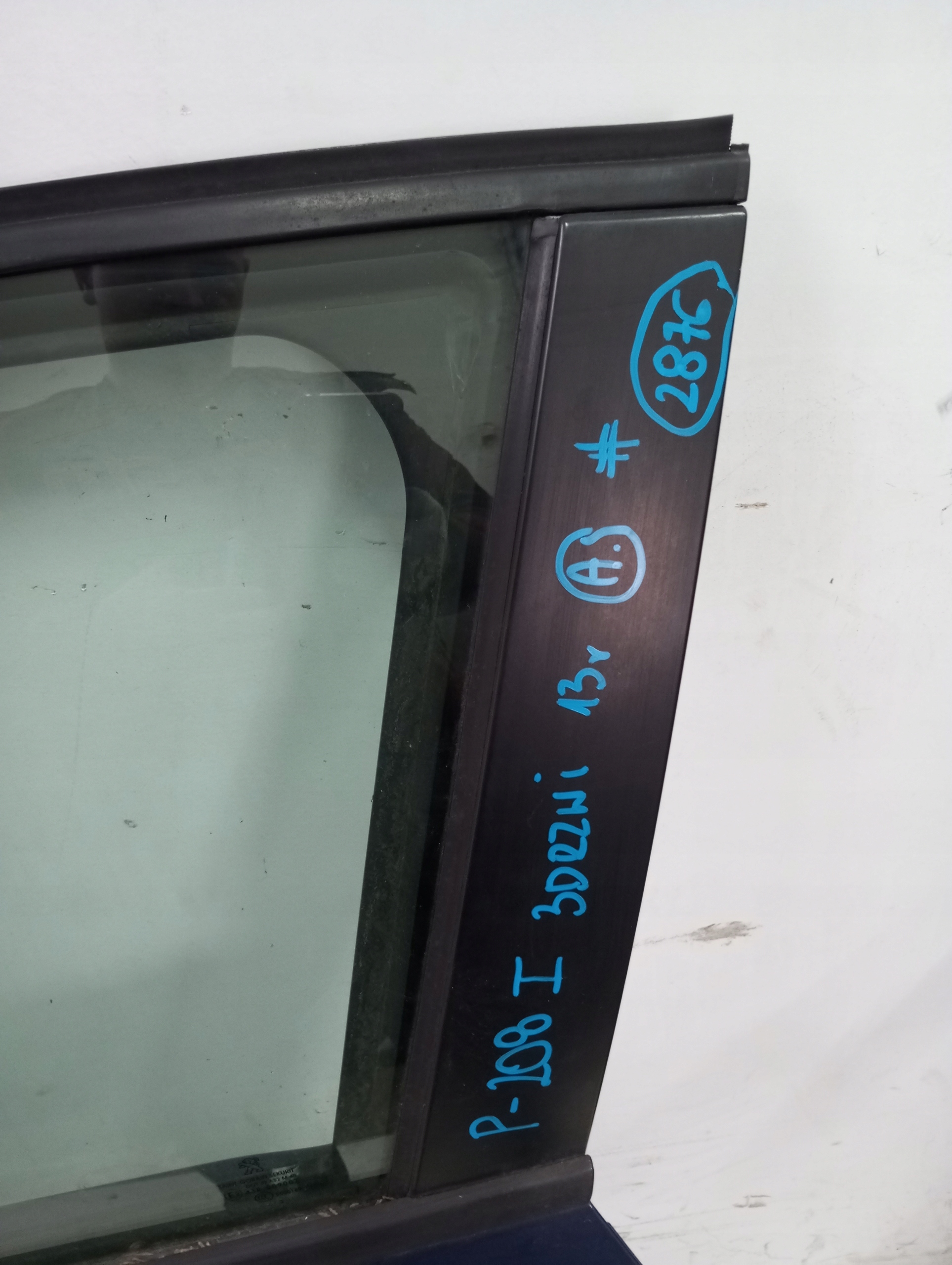 door left front PEUGEOT 208 and 3D ANGLIK