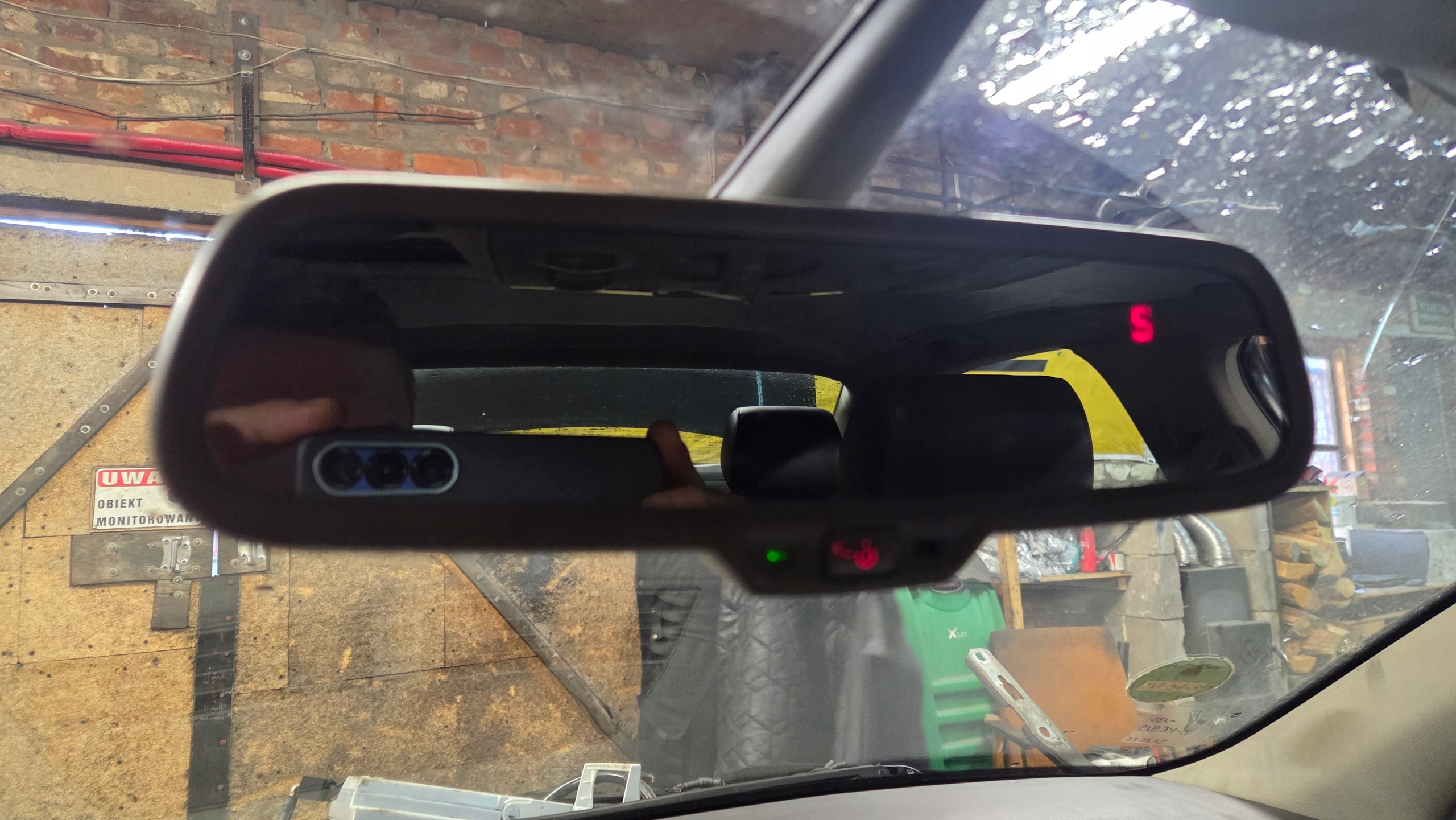 LUSTERKO WEWNĘTRZNE WSTECZNE FOTOCHROM SZARE SWING A4 B6 MAŁY UCHWYT KOMPAS