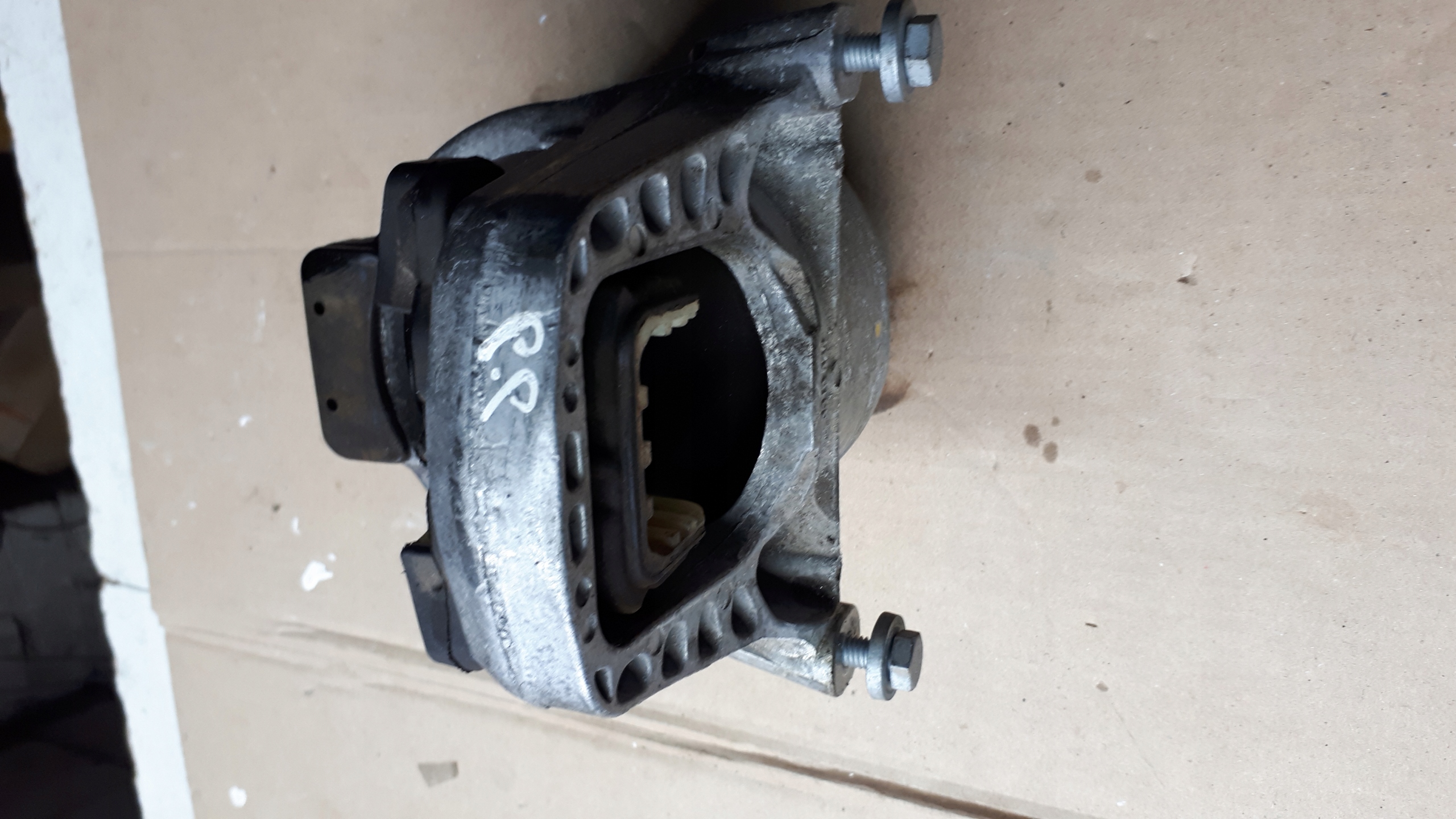 A4 B9 LIFT engine mount 2.0 TFSI A5 8W